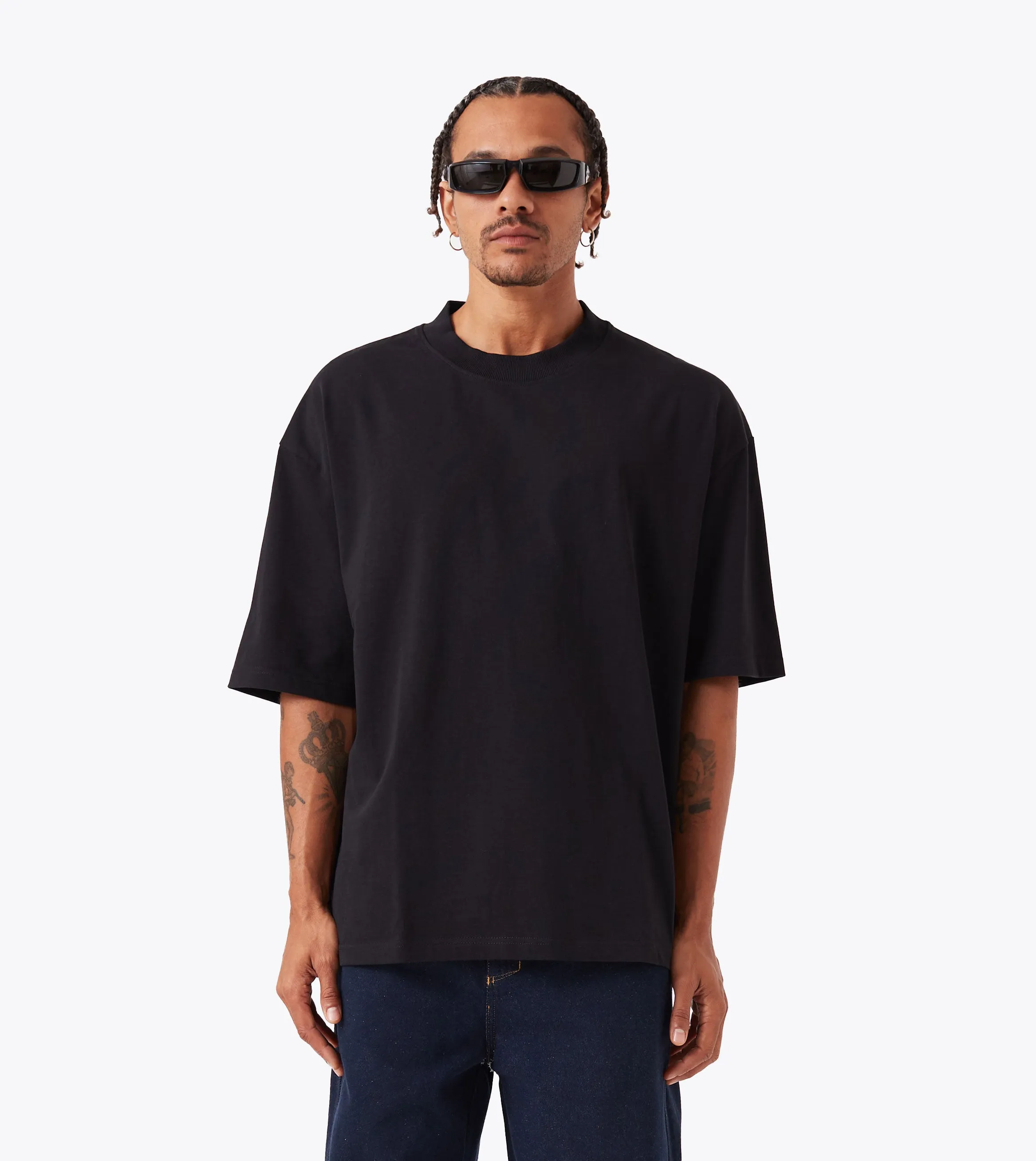 Flow Tee Black Breathable and Comfortable