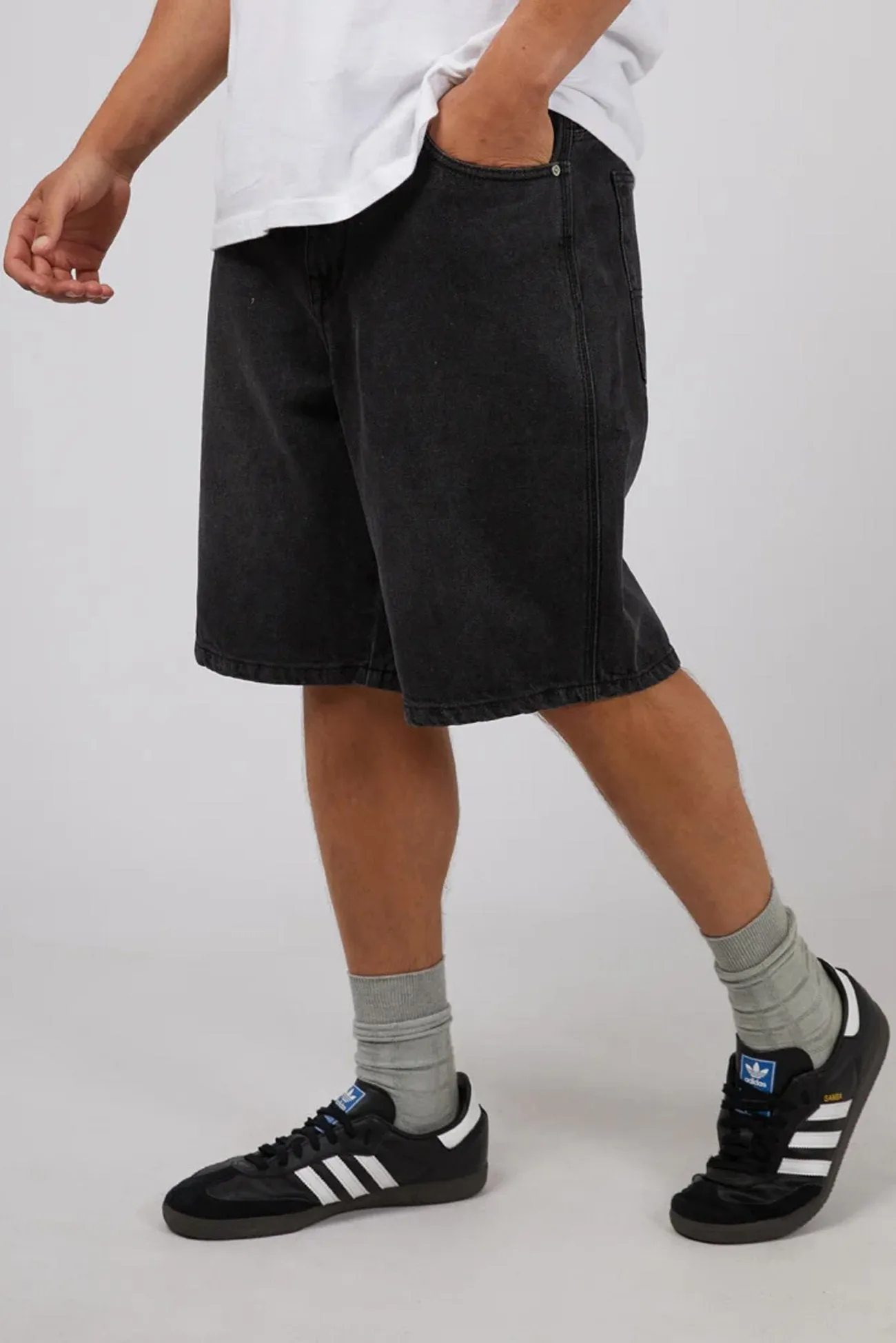 Stretch Fit Design Jort Washed Black