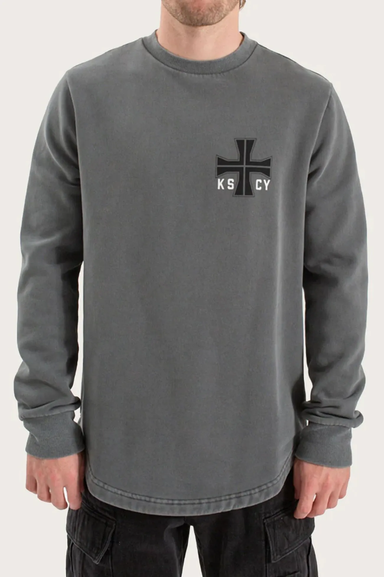 Plaza Dual Curved Sweater Pigment Charcoal Sporty essentials product camping suitability