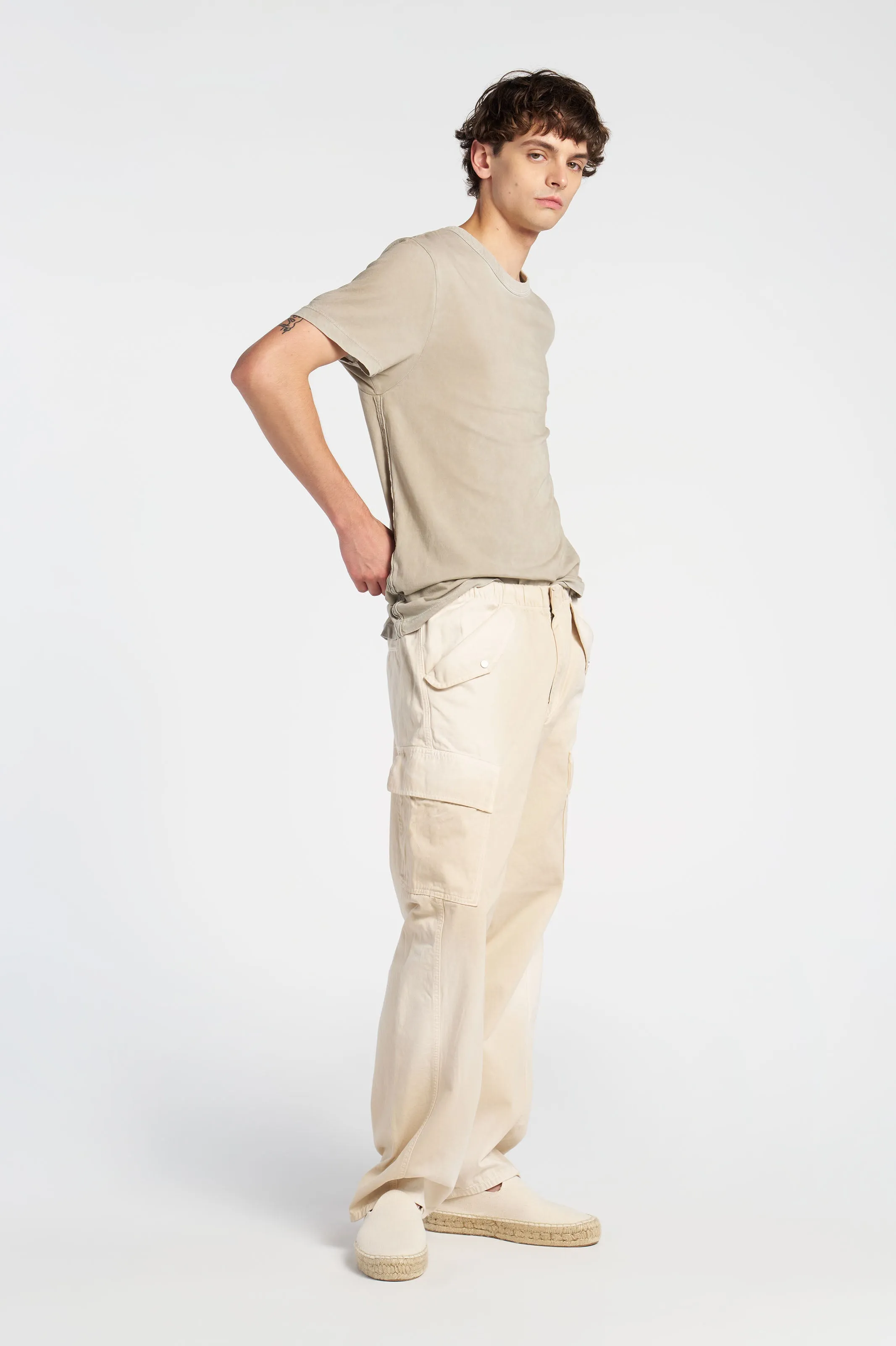 Classic Crewneck Tee Elegant and Relaxed Stylish Look