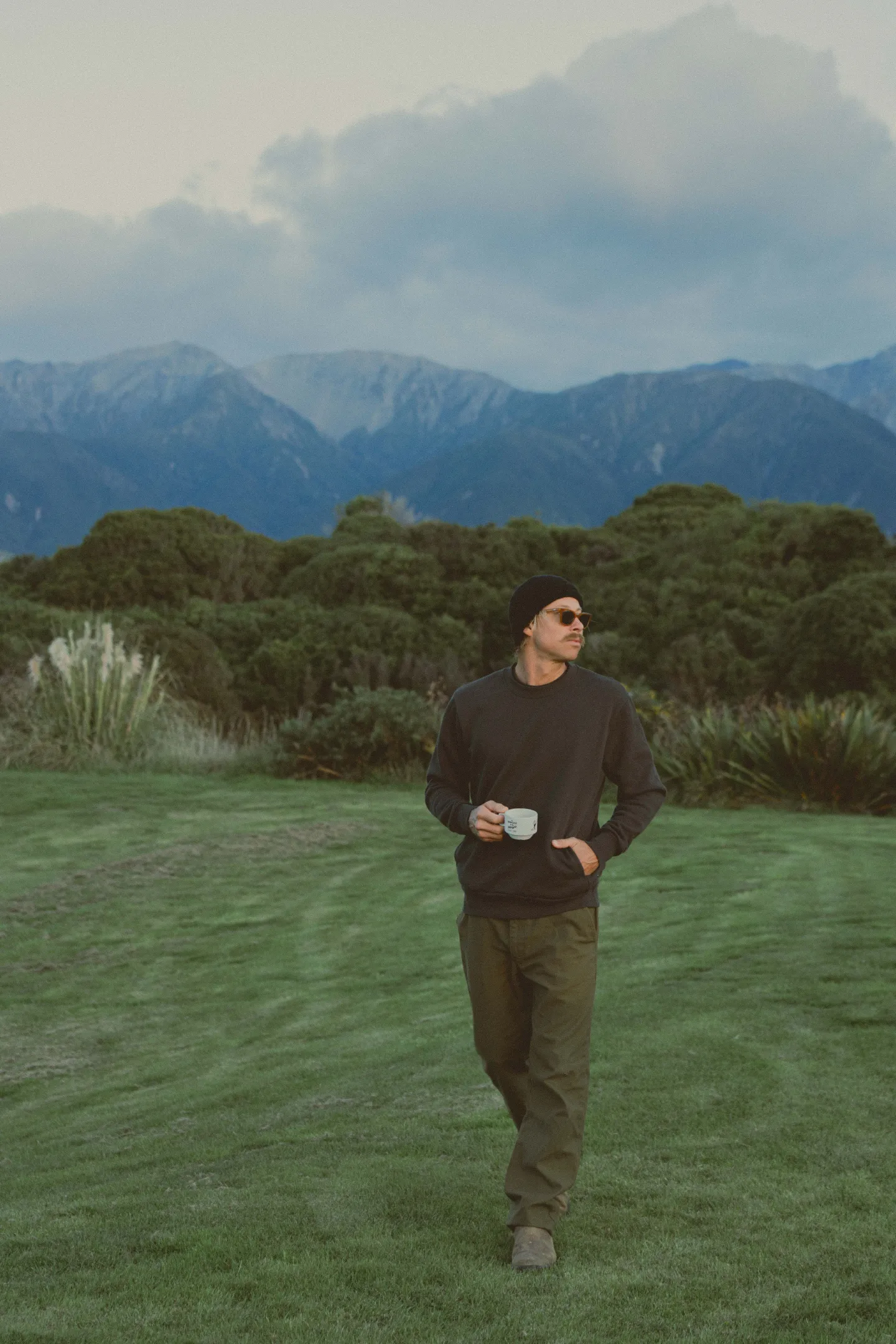 Classic Fleece Crew Vintage Black Effortless Look Bar Night