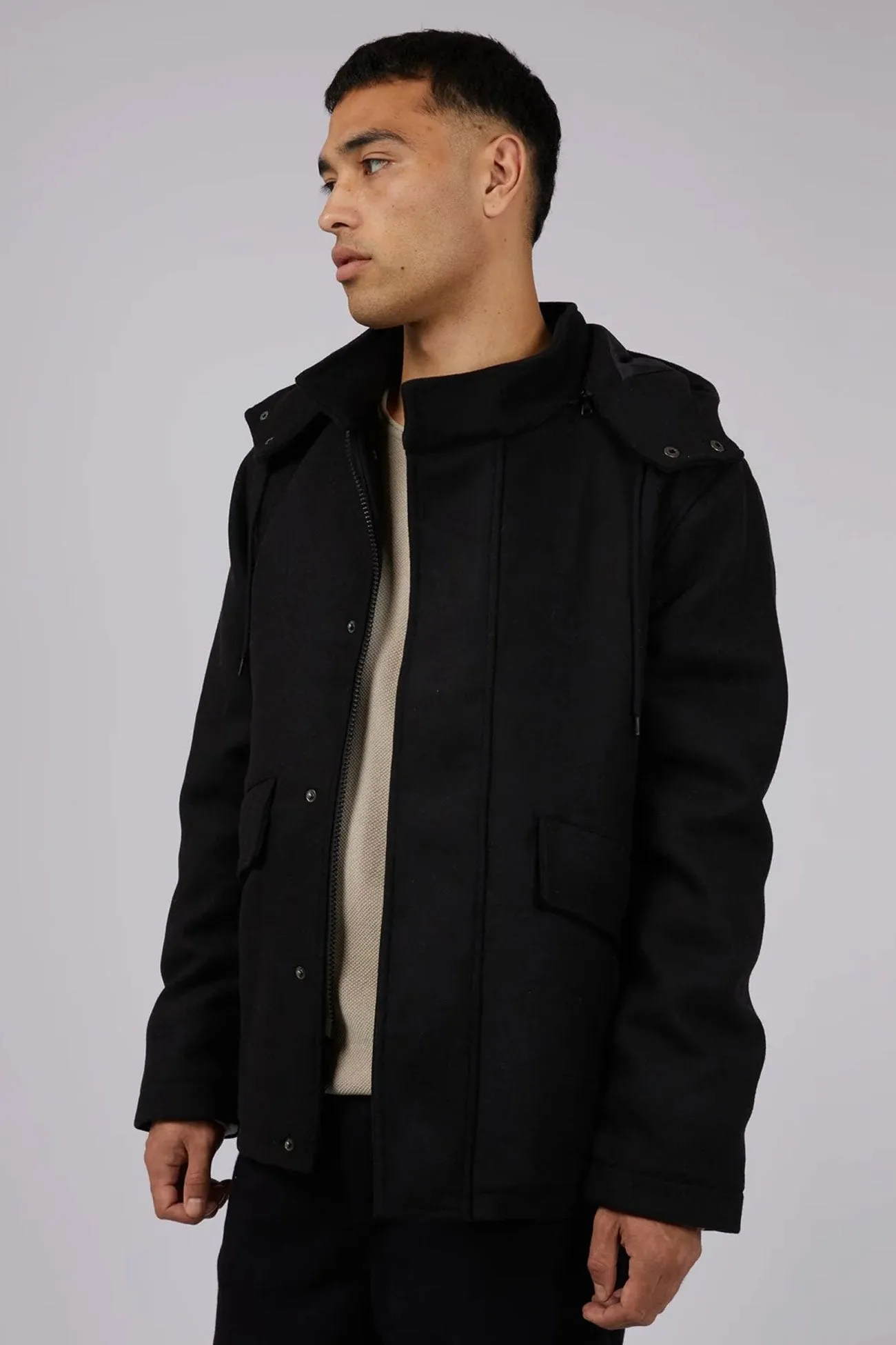 Bonded Seam Technology Extended Coverage Chase Jacket Black
