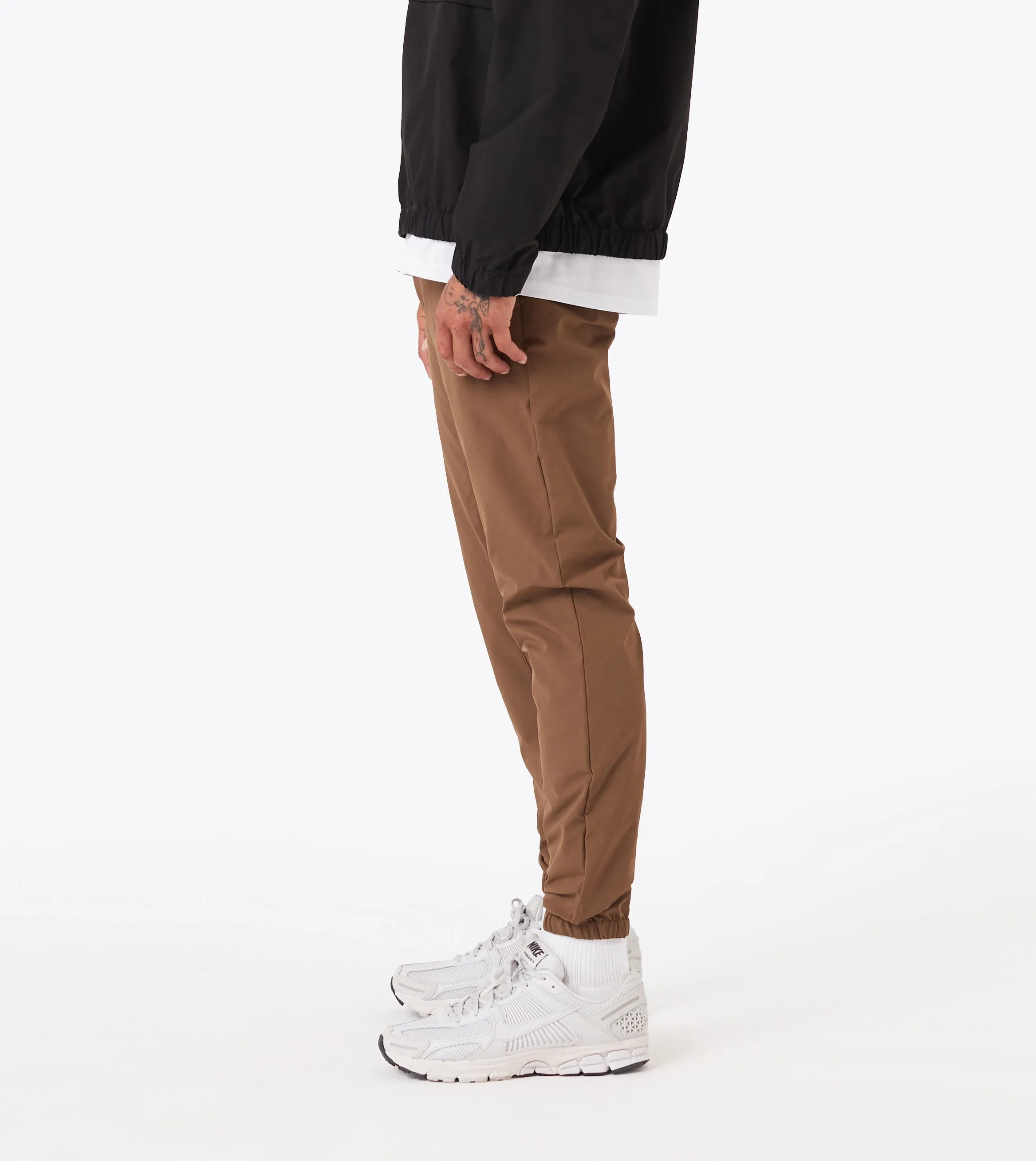 Durable Seams Fitted Style Sureshot Tech Flight Jogger Bronco