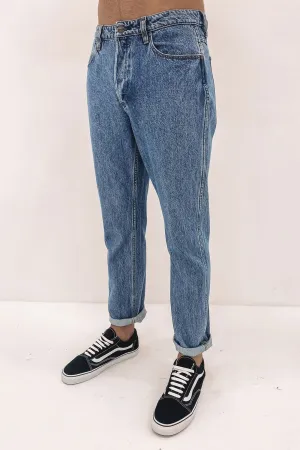 Loose Textured Travel Outfit Chill Friendly Eazy Straight Jean Stone Ride