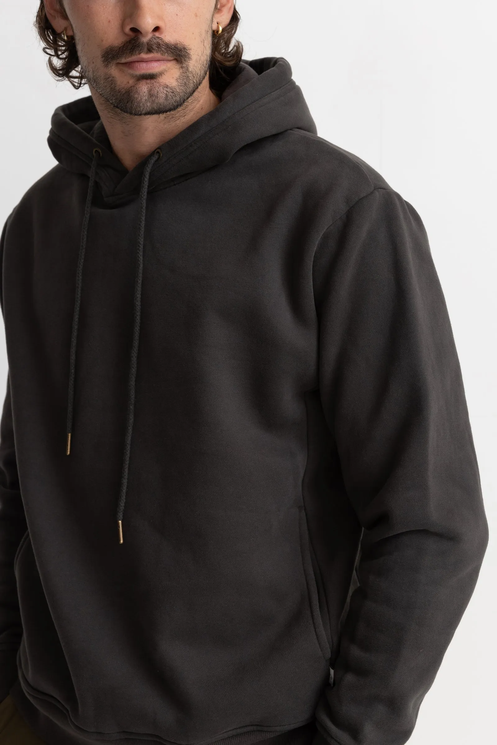 Classic Fleece Hood Vintage Black Relaxed Layers