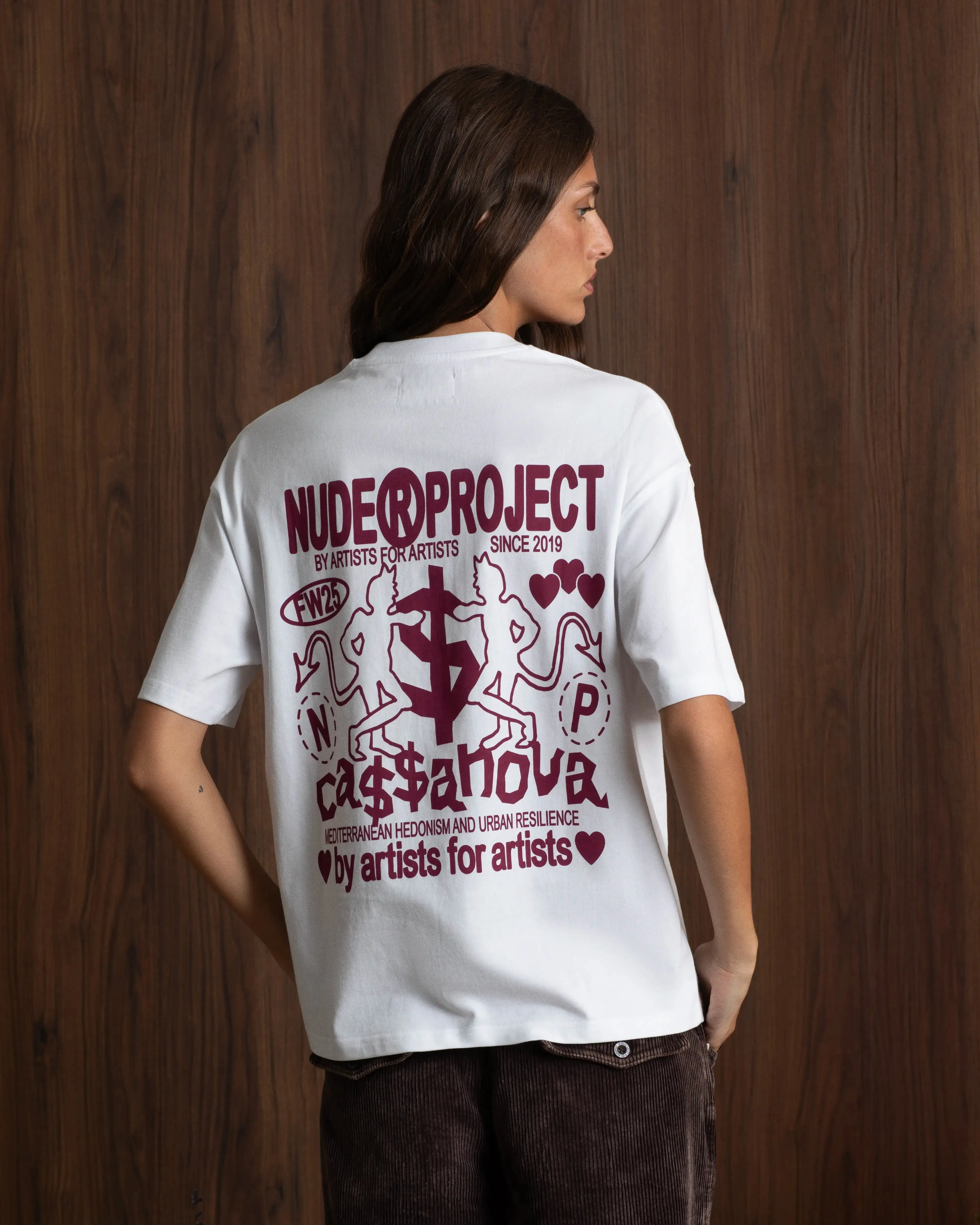 Cassanova Tee White Lint Resistant Surface