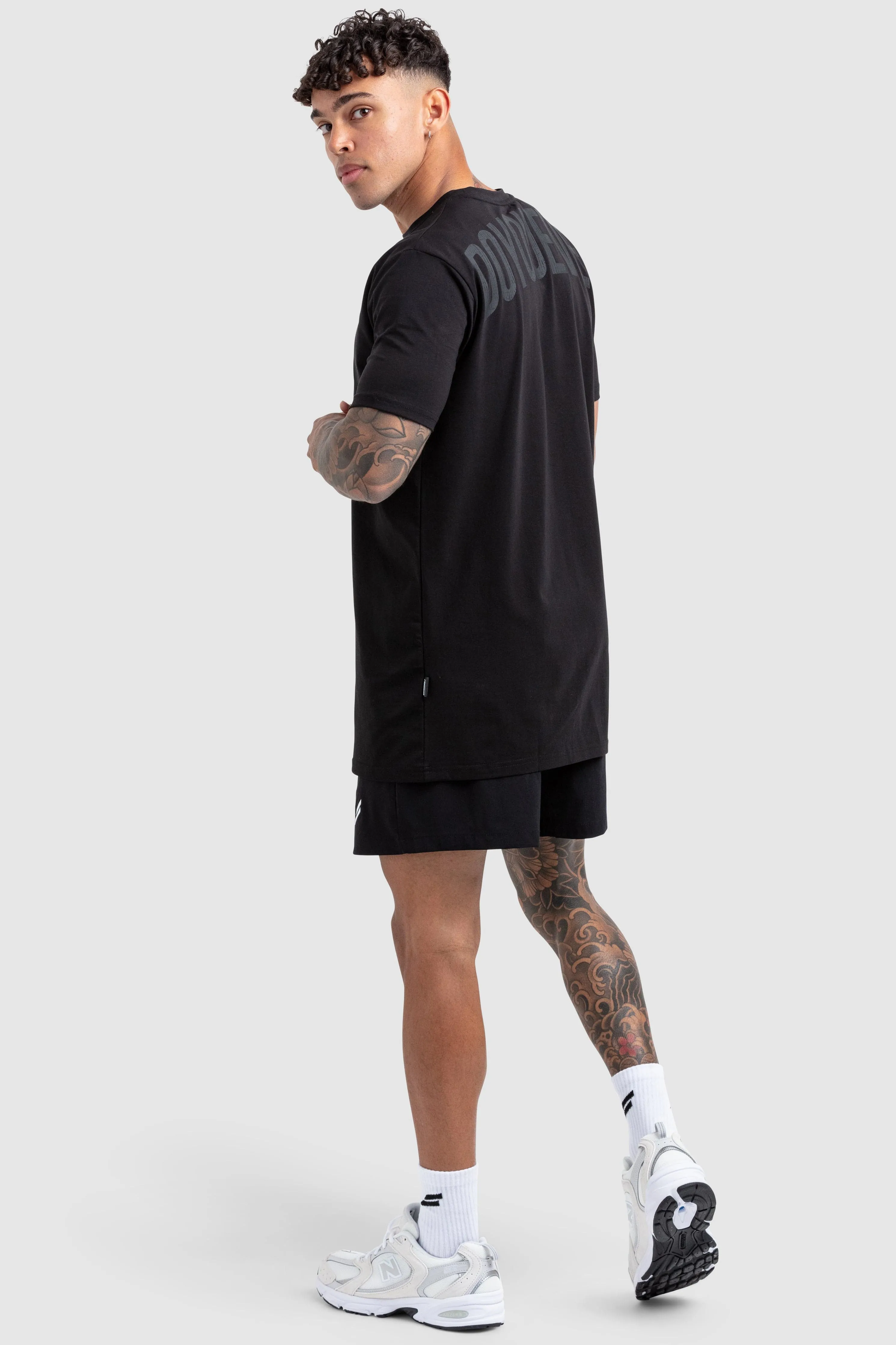 Power Regular Fit Tee V2 - Black Flexible Collar Curved Hem