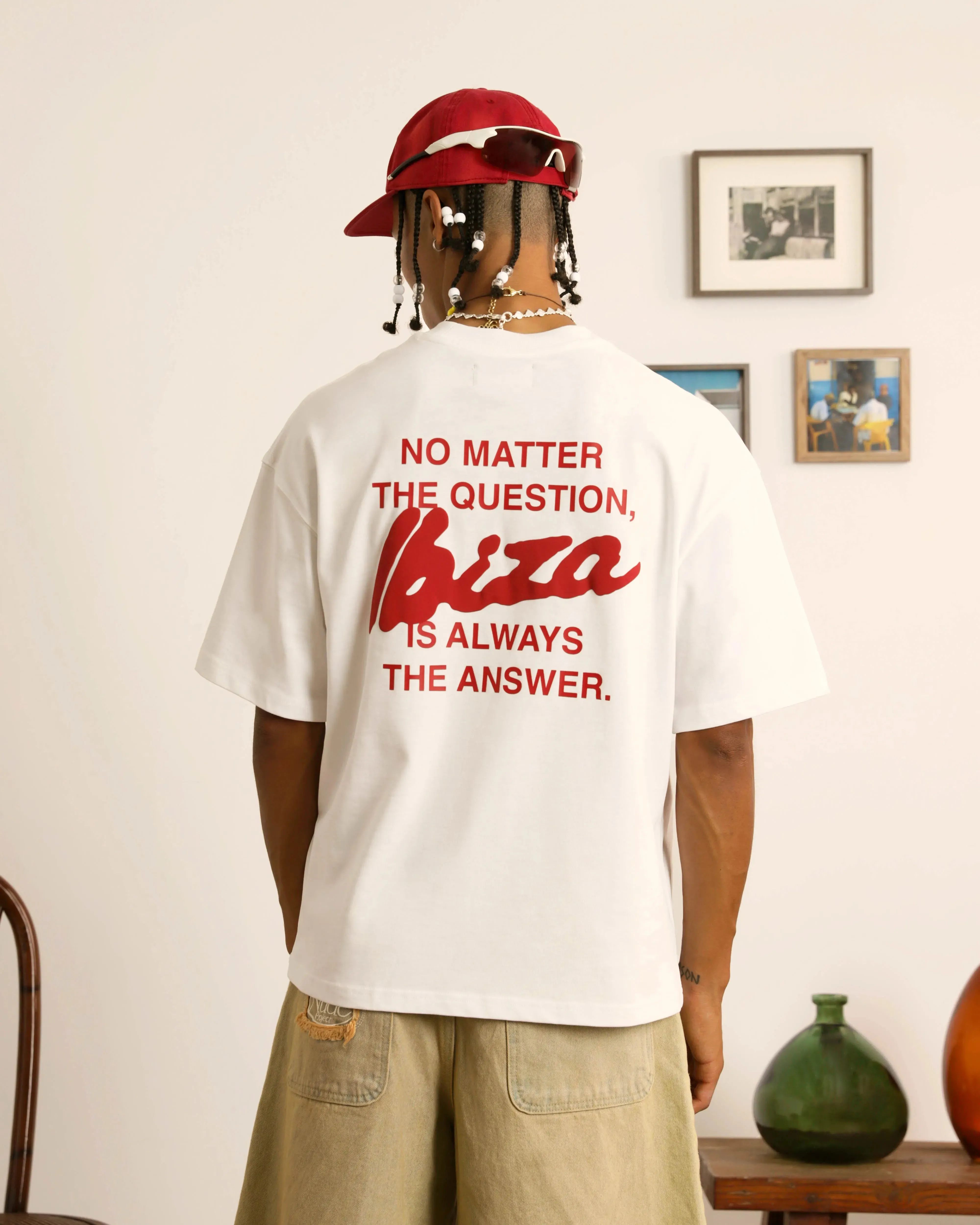 Answer Tee White Simple yet stylish