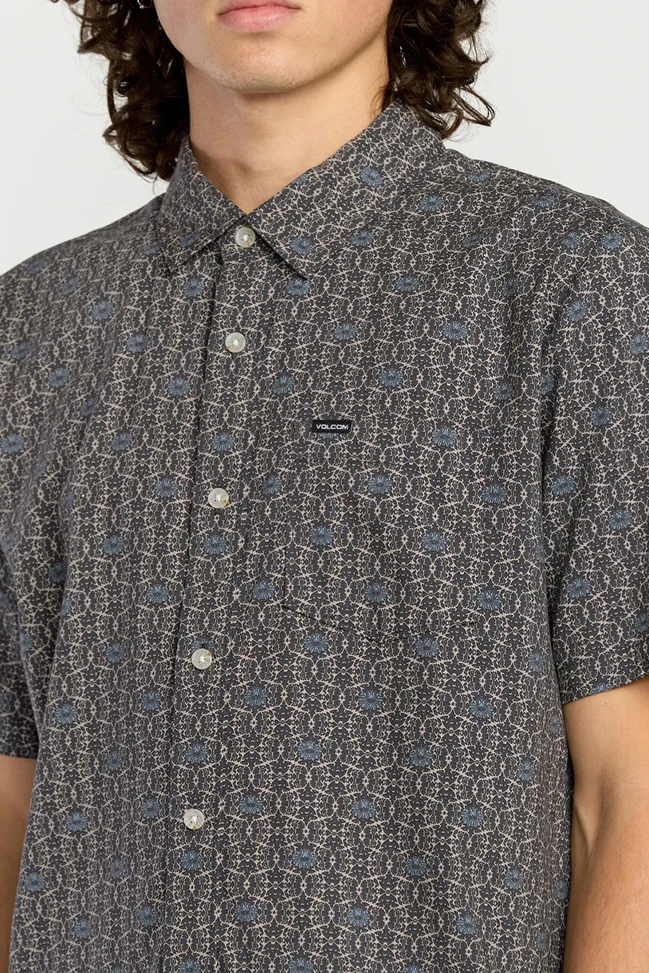 Casual and Soft Seasonal Outfit Scaler Stone Woven Short Sleeve Shirt Moonbeam