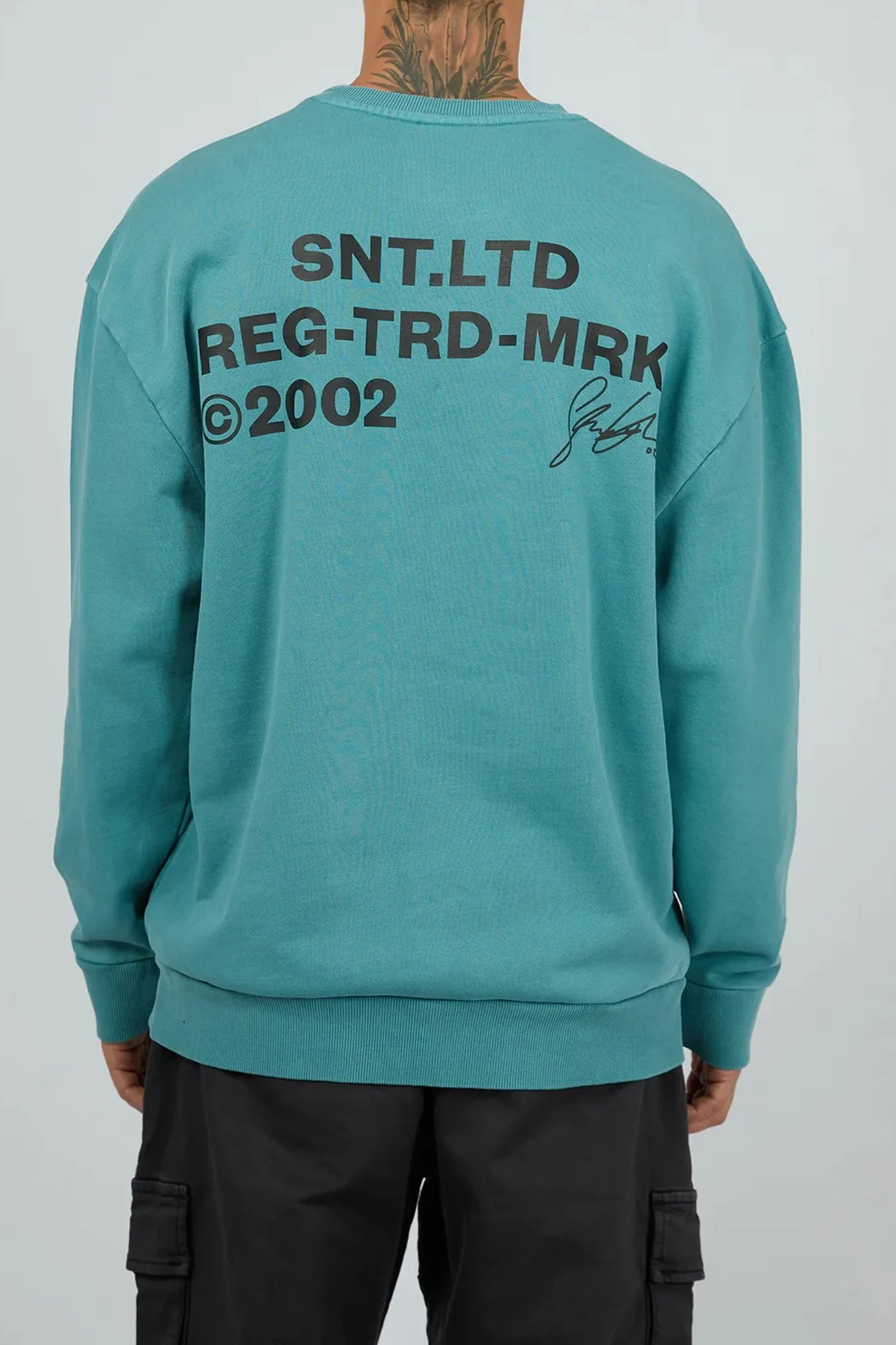 Classic Bold couple wear Boundary Crew Blue