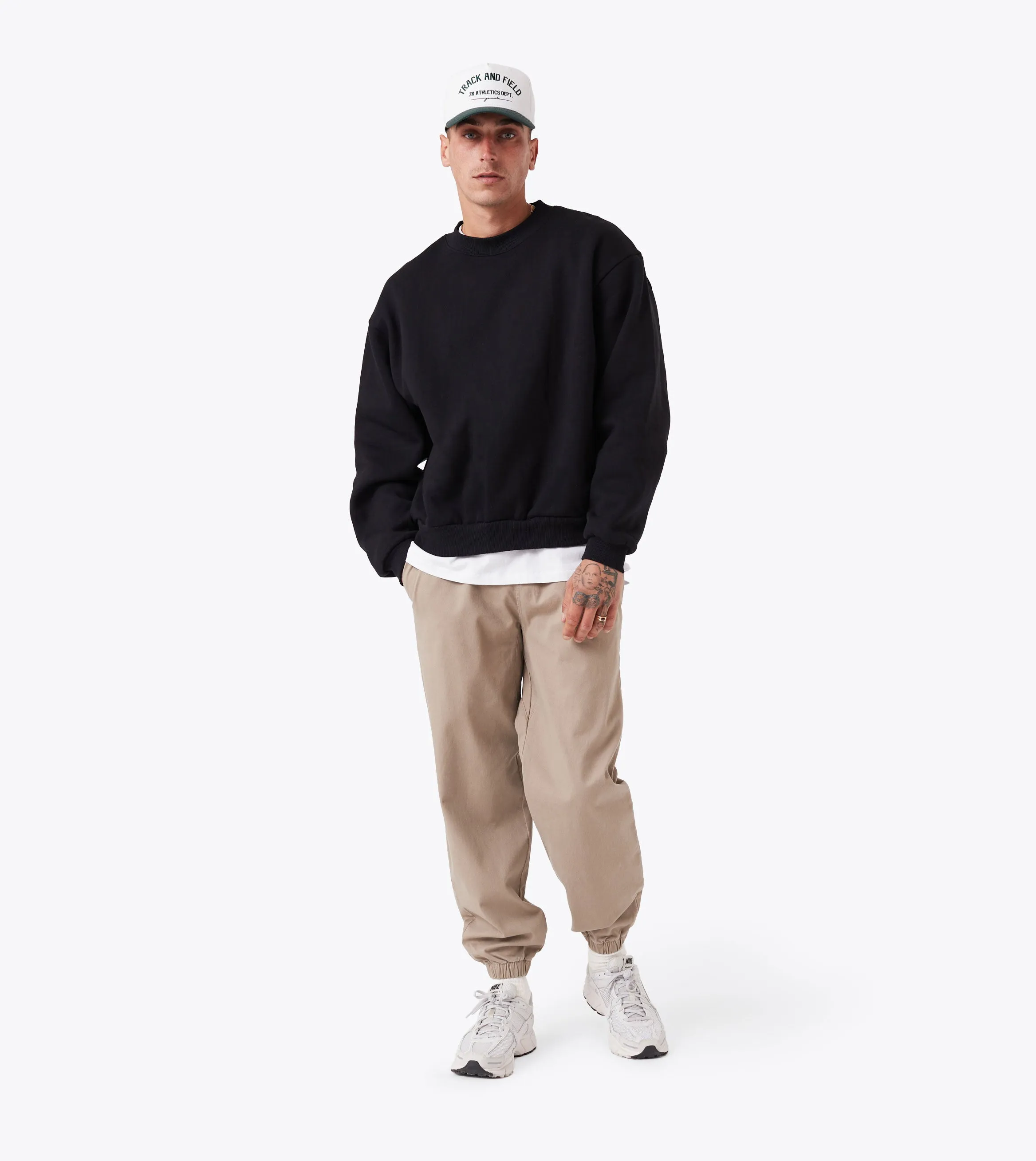 No Frills Fit UVProtectiveLayer Relaxed Sureshot Jogger Sandstone