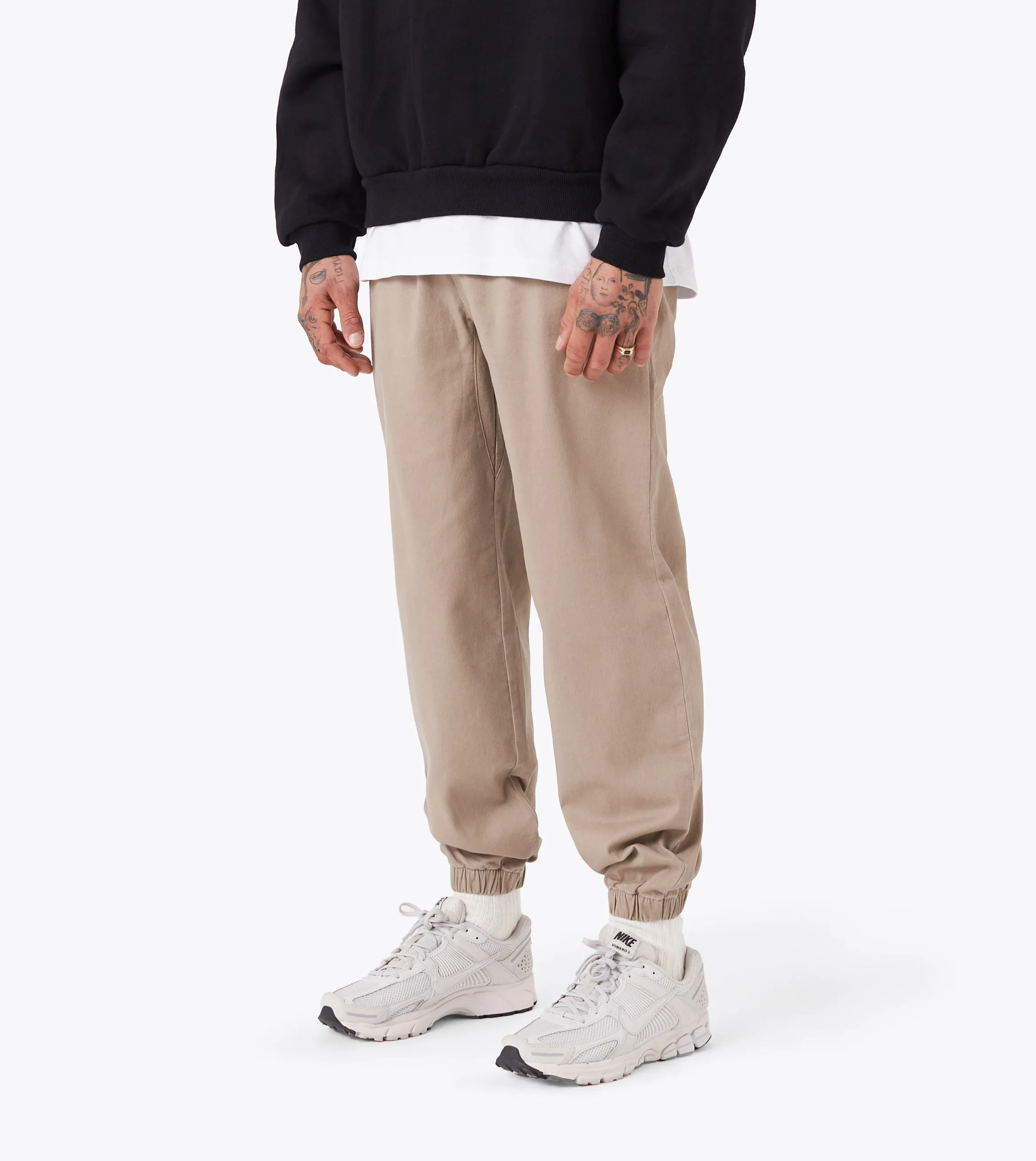 Relaxed Sureshot Jogger Sandstone Wrinkle Resistant