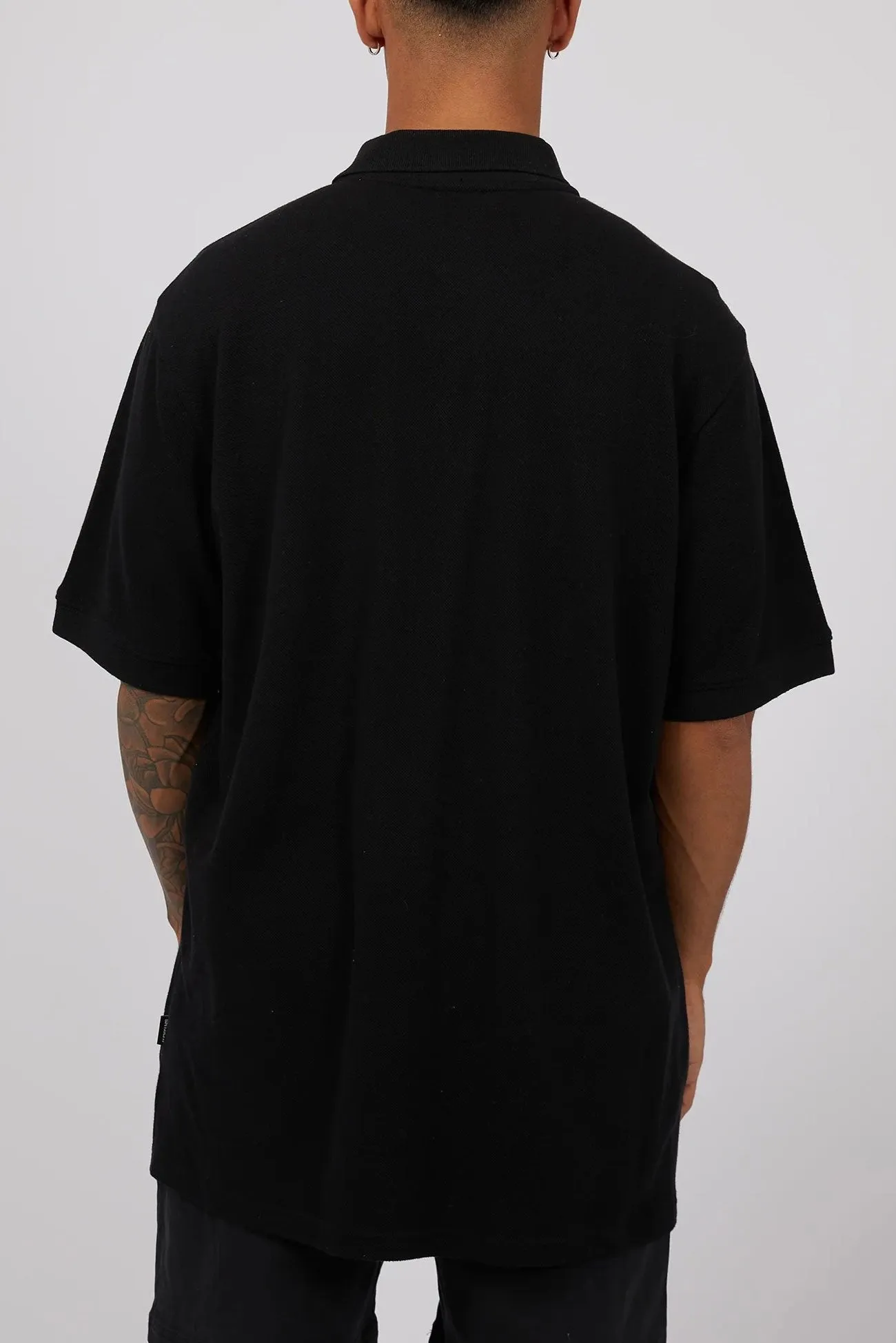 Essential Polo Black futuristic Basic Piece