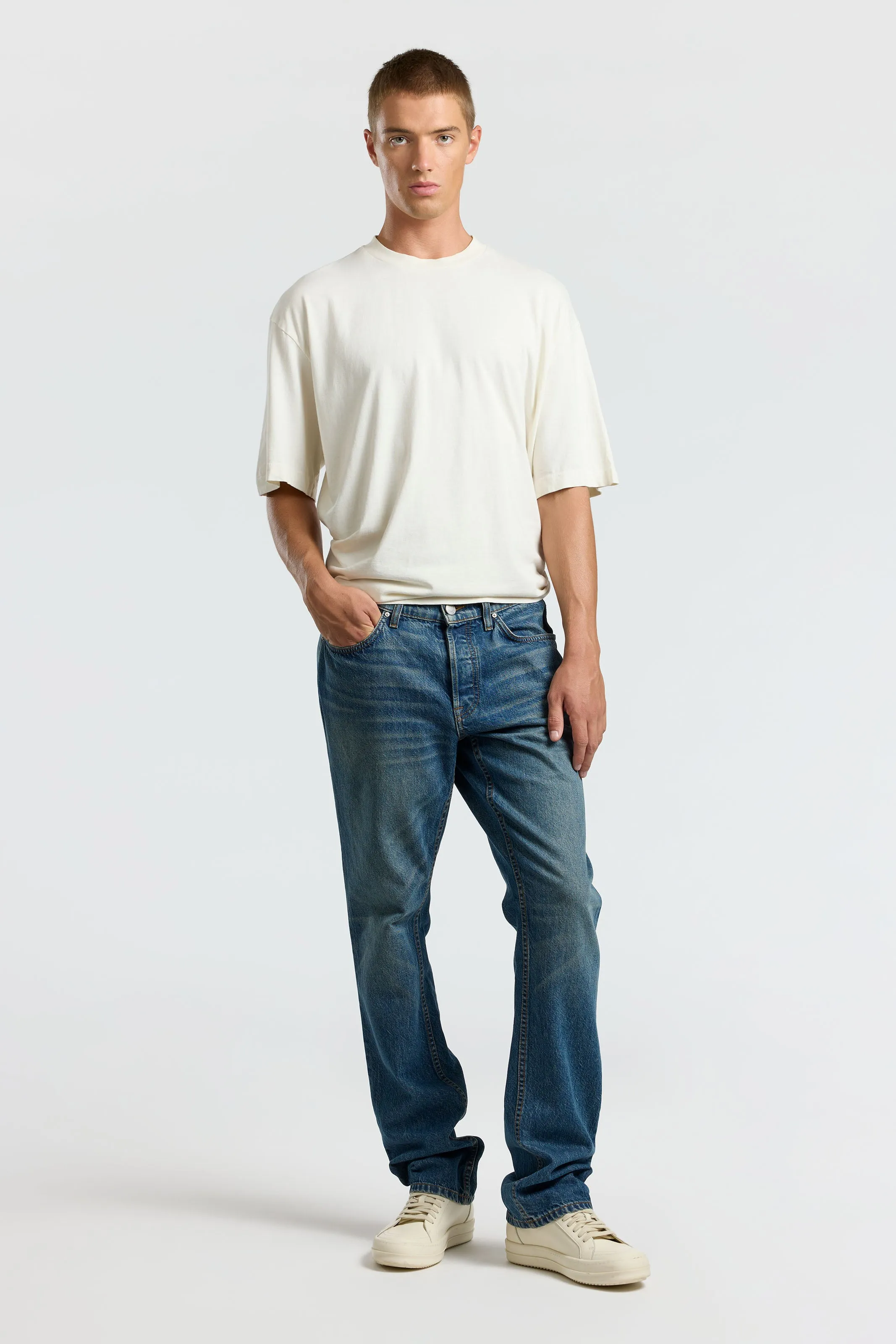 Bowie Tee Urban Casual Look