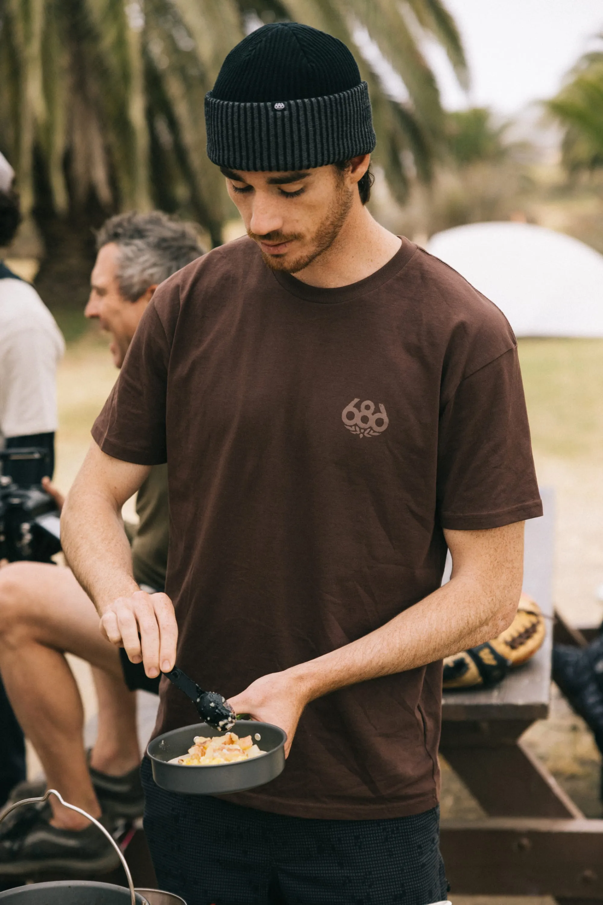 Slim Fit Design Comfy Casual 686 Knockout Imprint Authentic S/S Tee