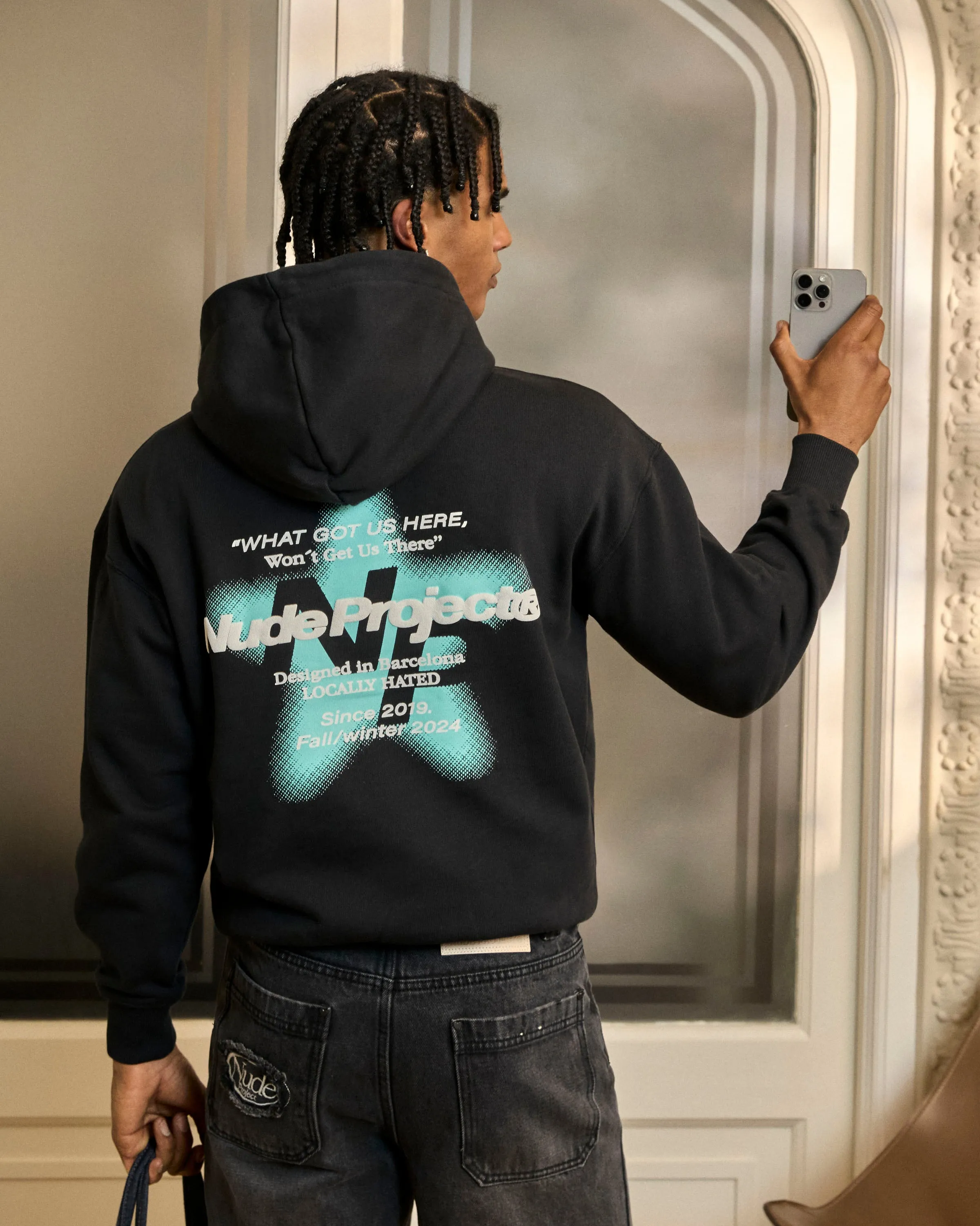 Seoul Hoodie Ash right for beach trips