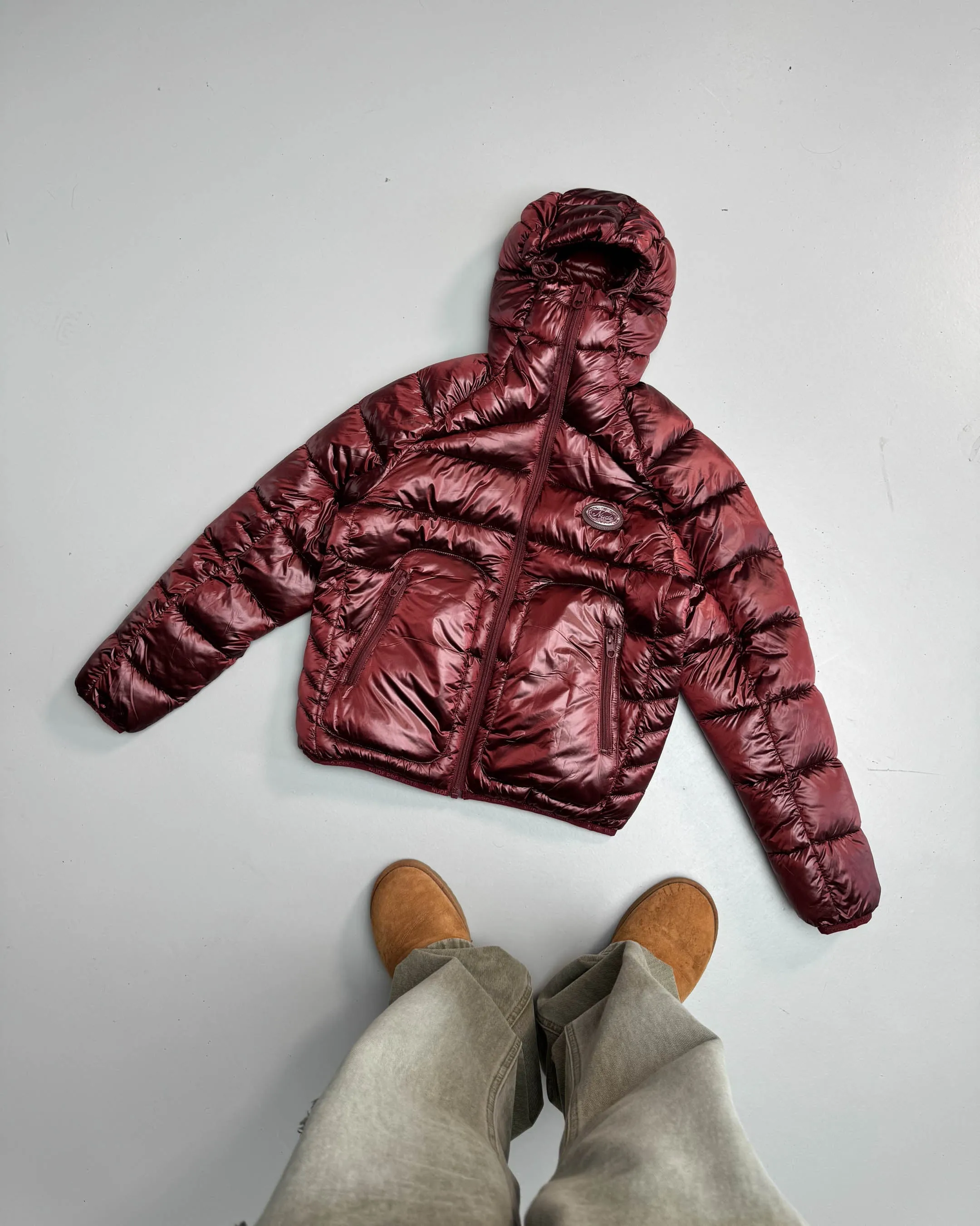 Wrinkle resistant fabric Comfort Fit Iconic Puffer Jacket Burgundy