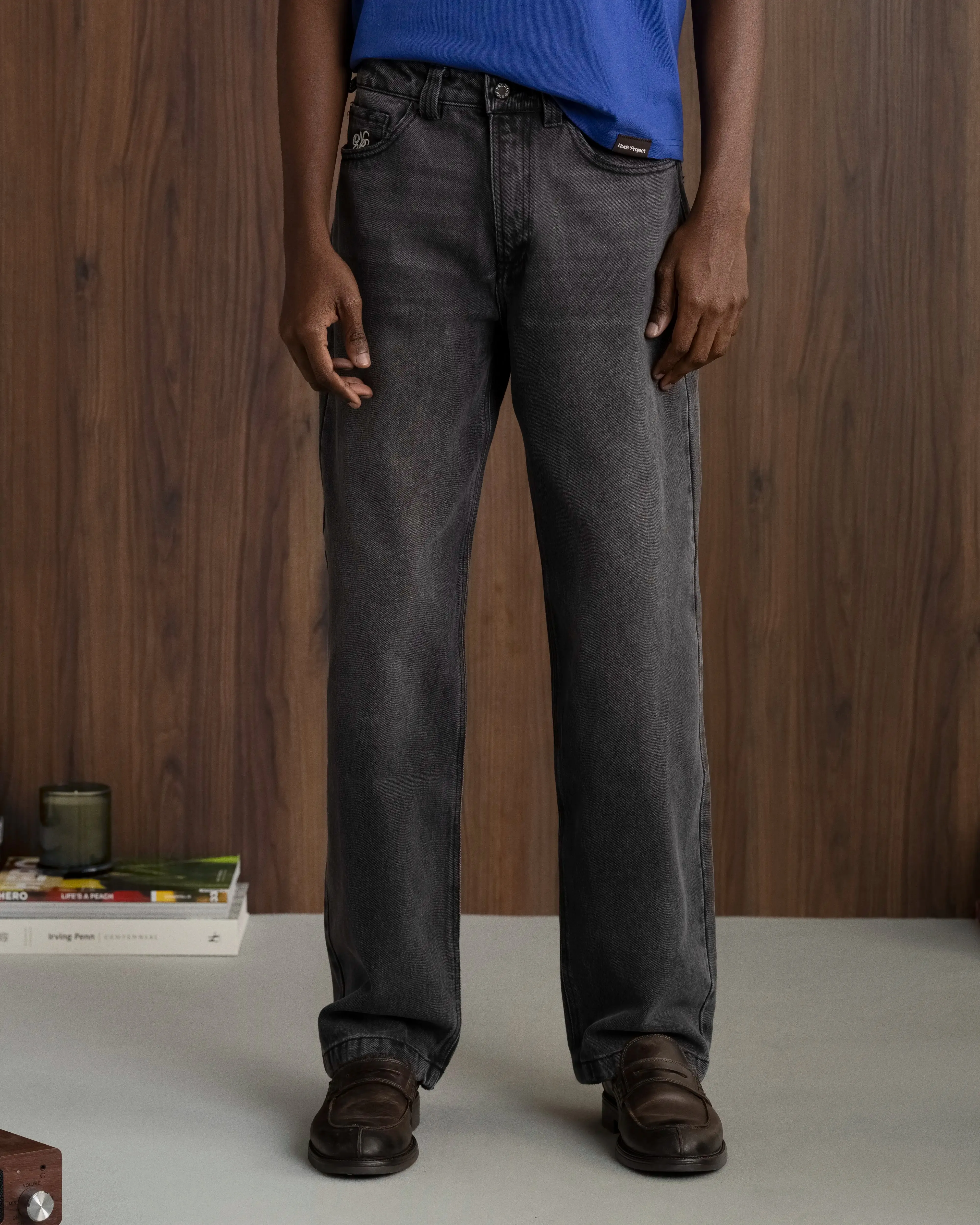 Basic Jeans Black Wash Subtle Detail