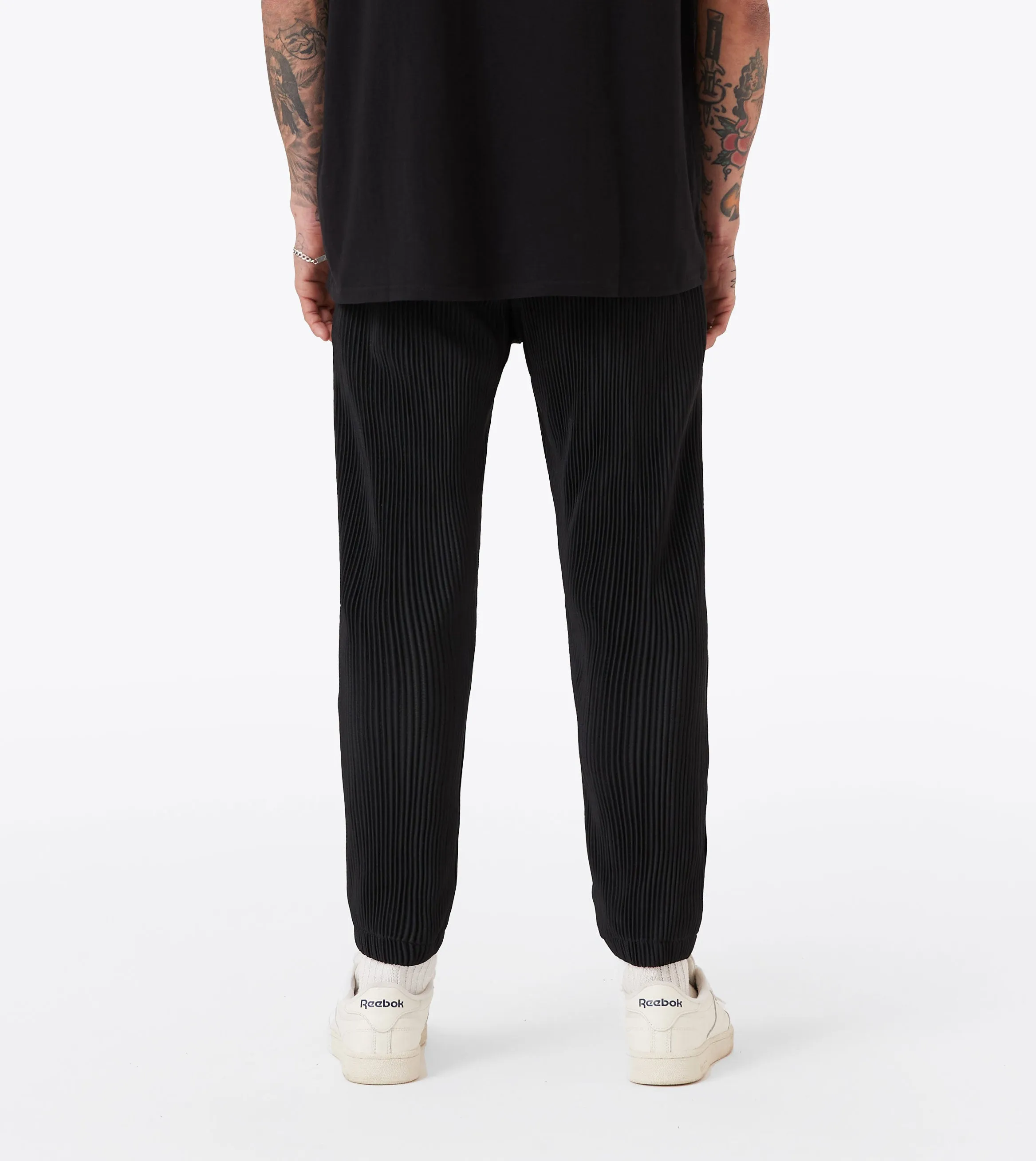 Adventure Ready Sureshot Pleated Jogger Black