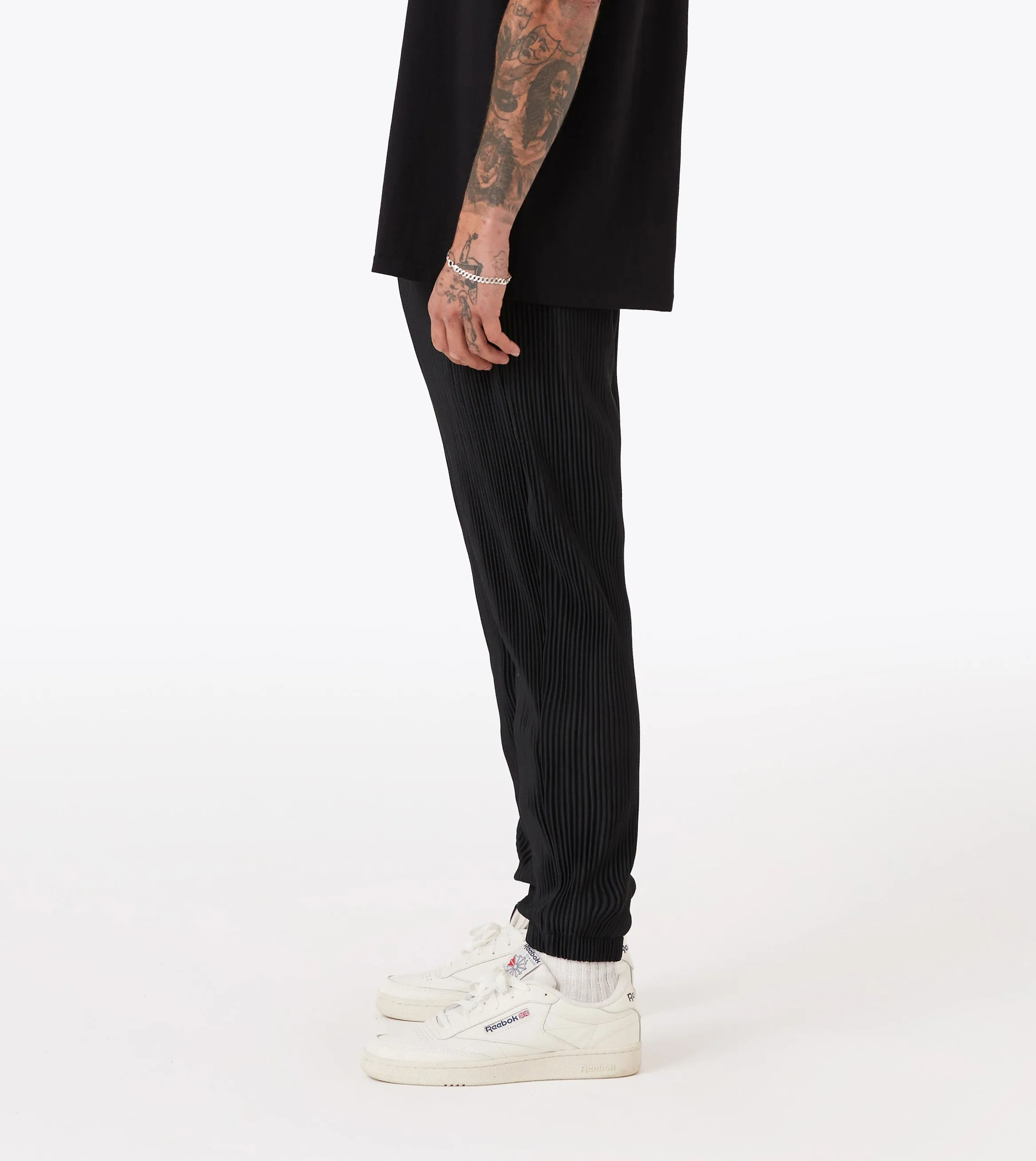 Comfortable Style Sureshot Pleated Jogger Black