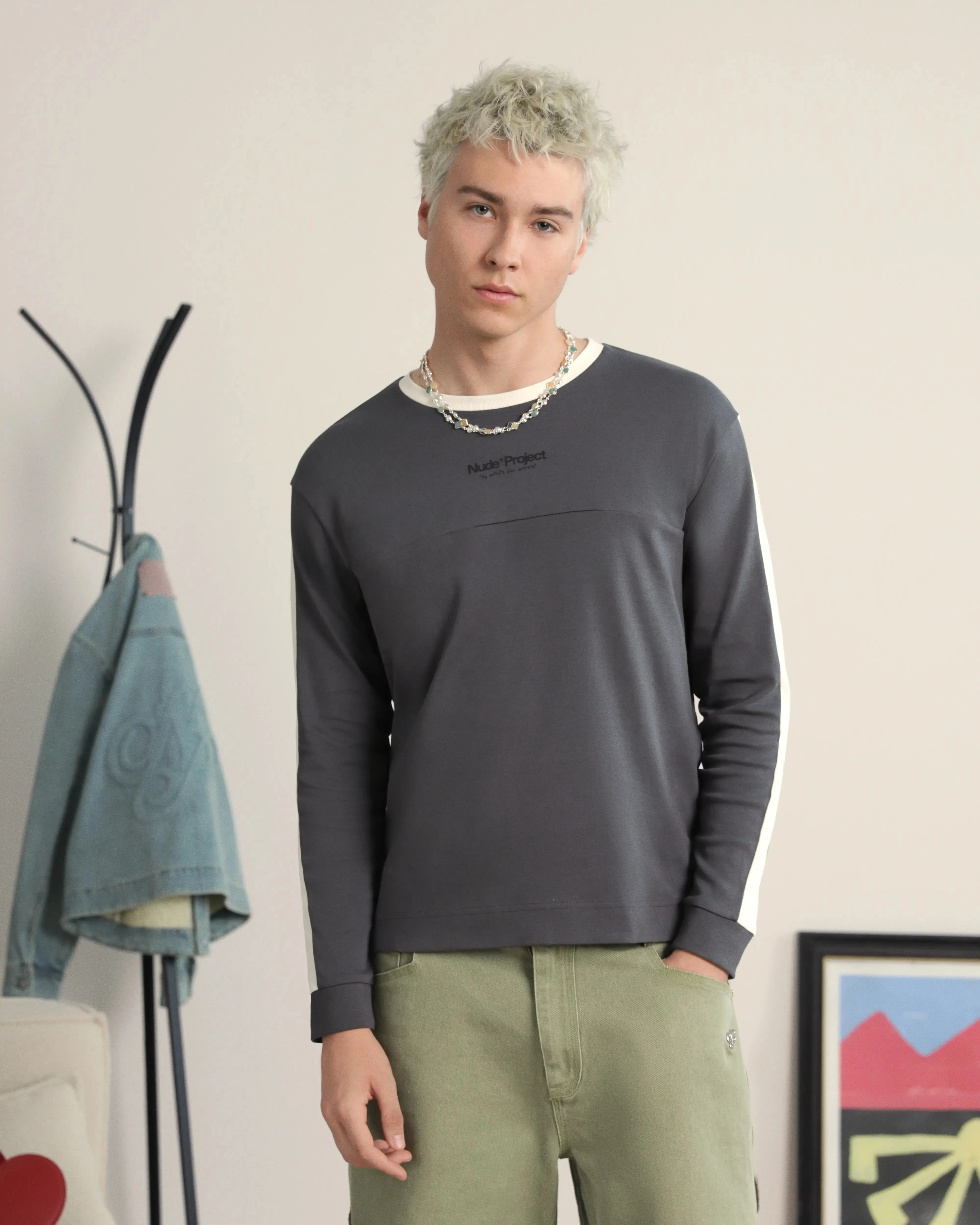 Vintage Sports Long-Sleeve Grey Sleek Performance Timeless Appeal