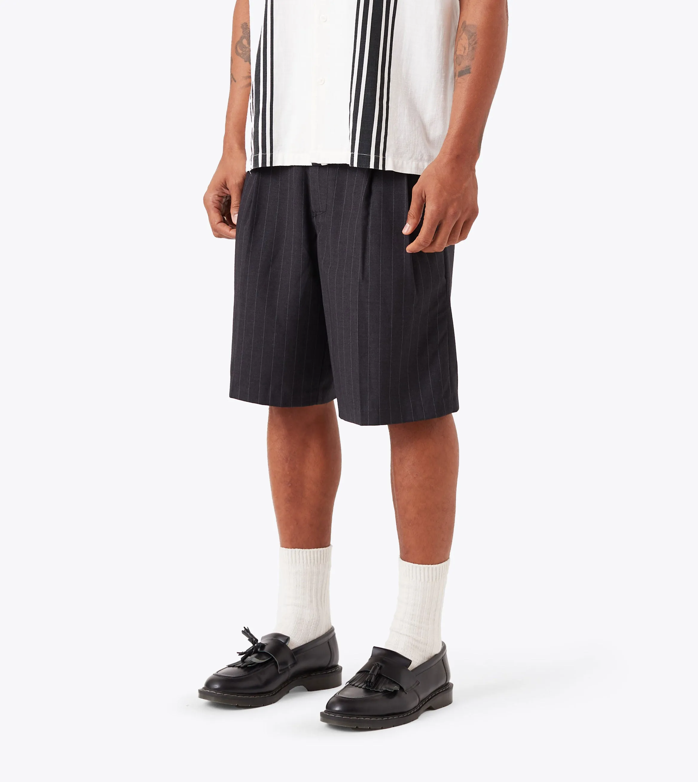 Pinstripe Flow Short Black light texture