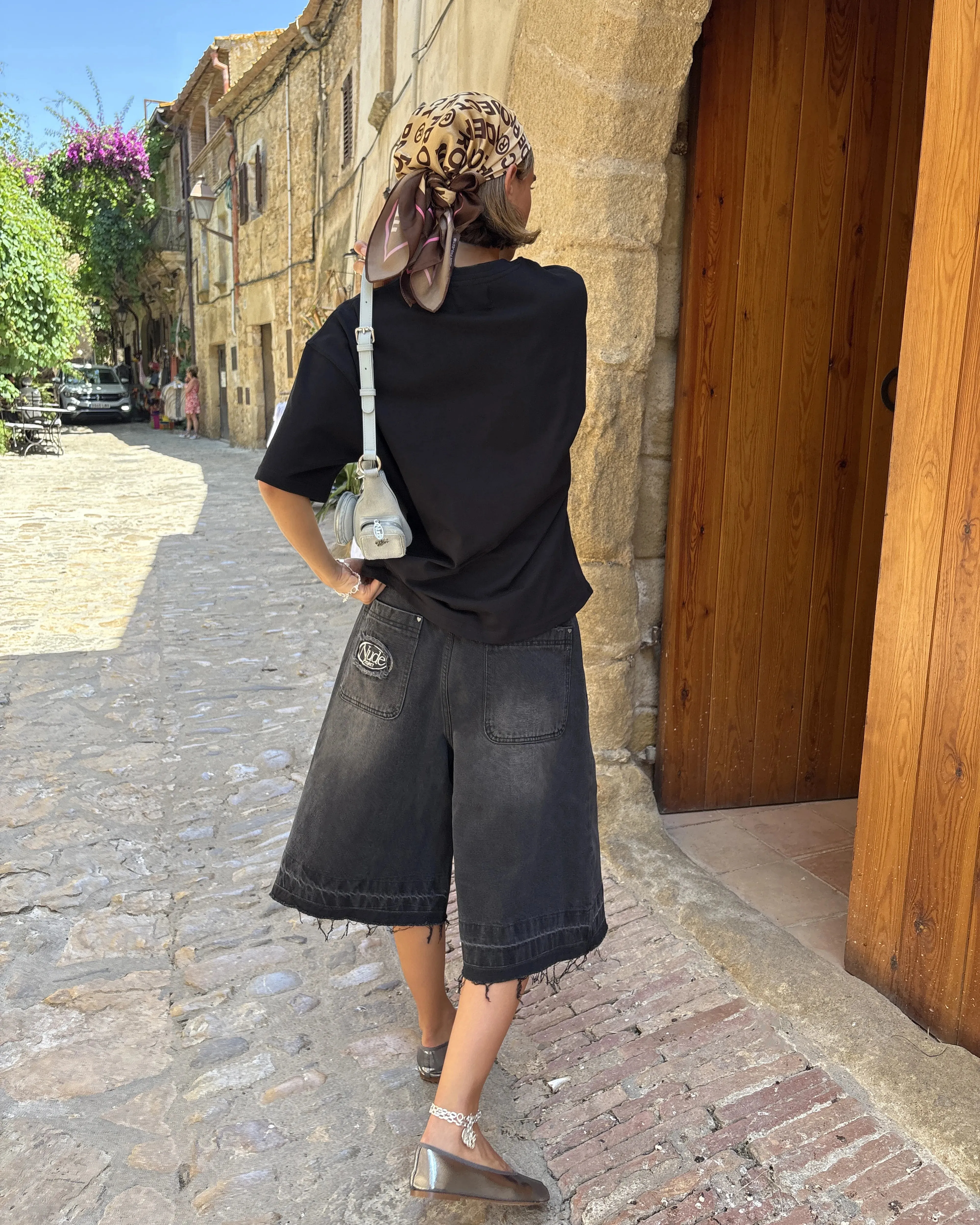 Old Baggy Denim Shorts Black Nature Lover Outdoor Adventure Autumn Days