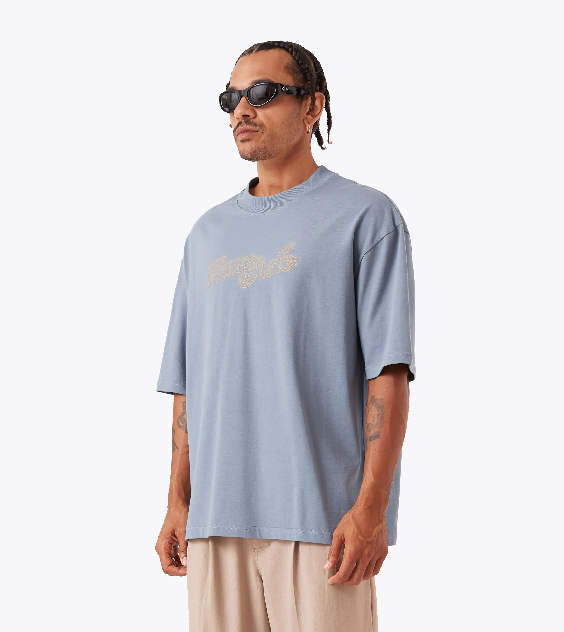 Throne Flow Tee Steel Layering Must-Have