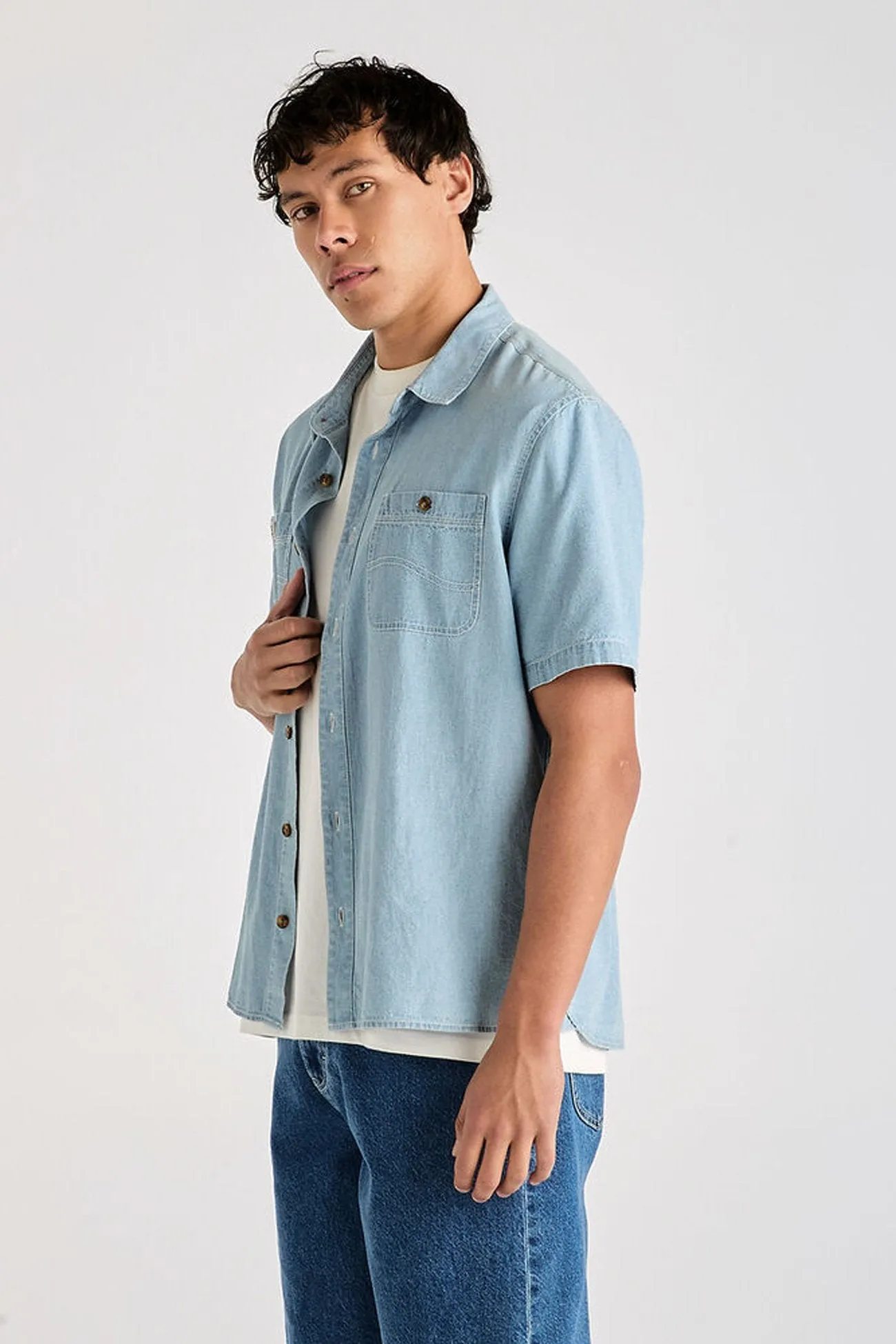 Lee Workers Short Sleeve Shirt Washed Chambray Breezy Design Relaxed Everyday Wear