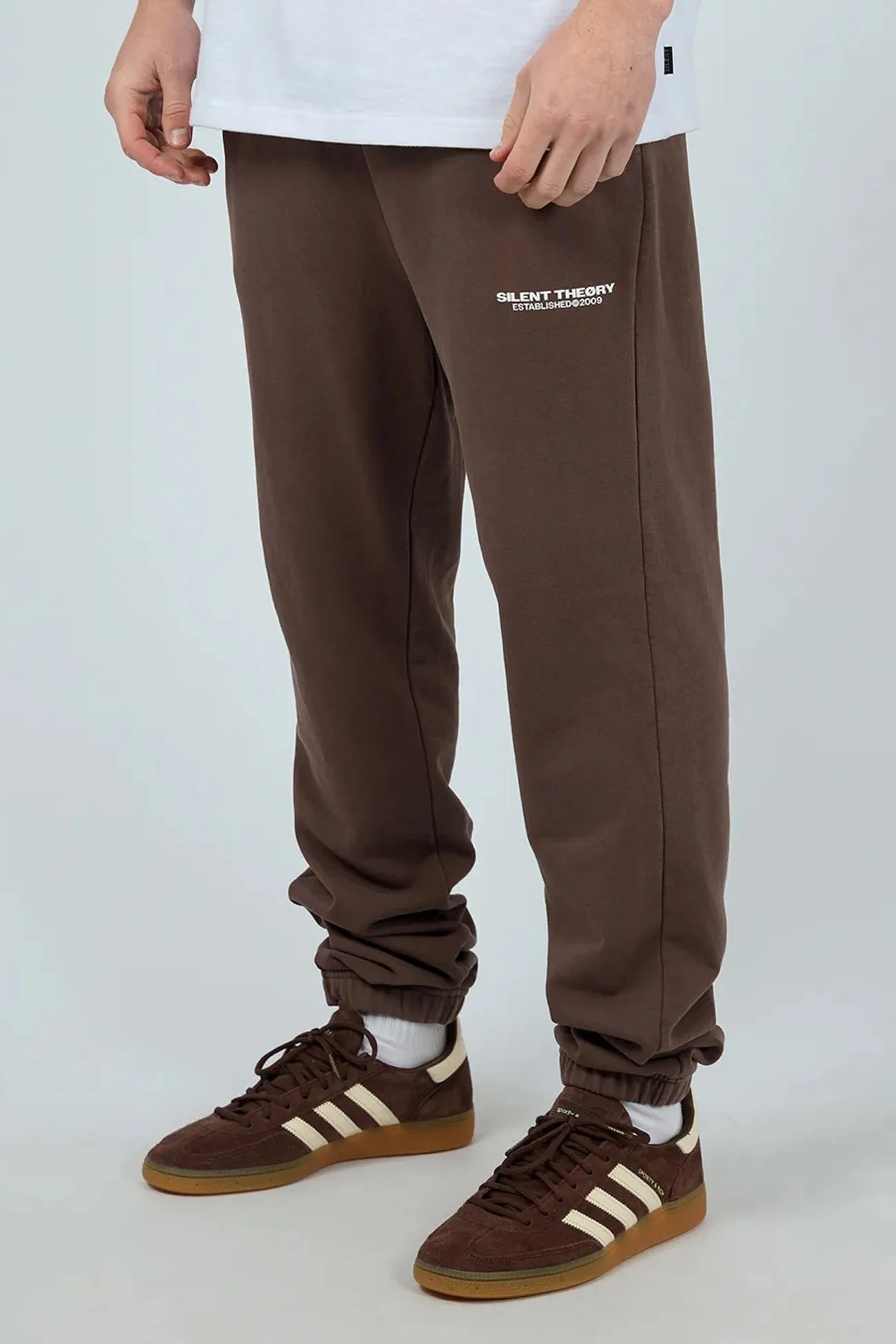 Essential Theory Track Pant Chocolate ThermalInsulation Ergonomic Cut