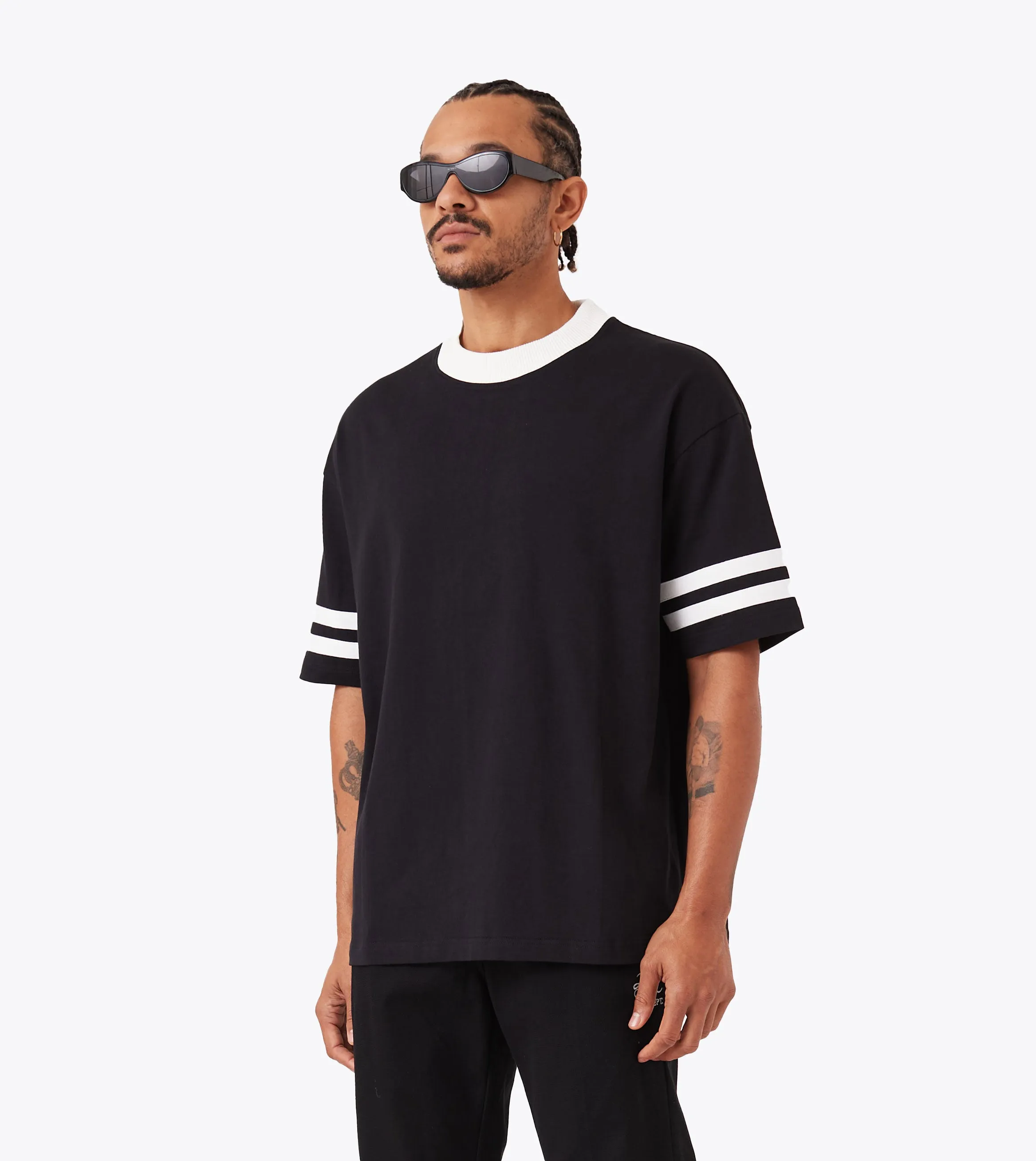 QB Lounge Tee Black Breezy Comfort