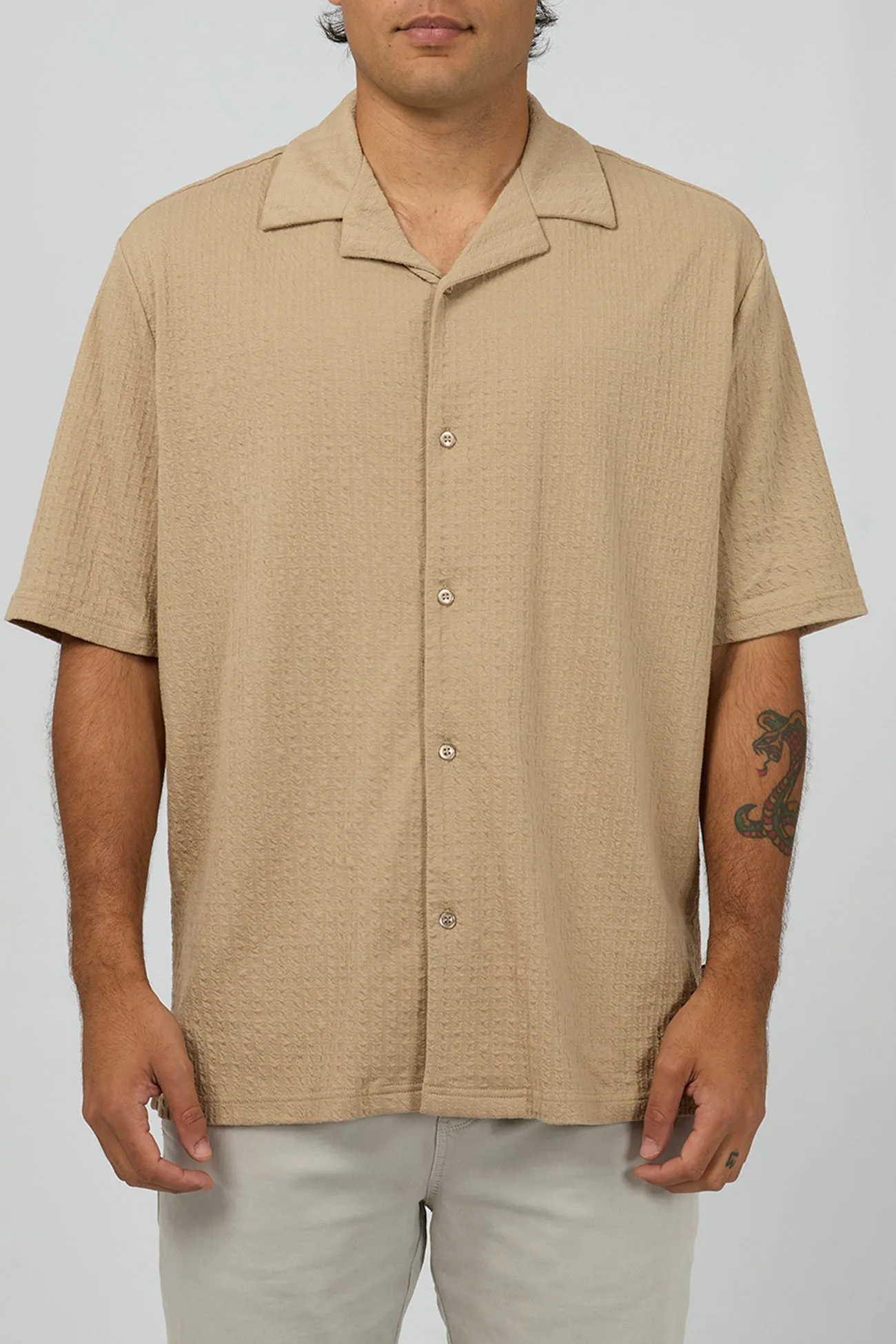 Timeless Must-Have Office Wear Liberate Short Sleeve Shirt Tan