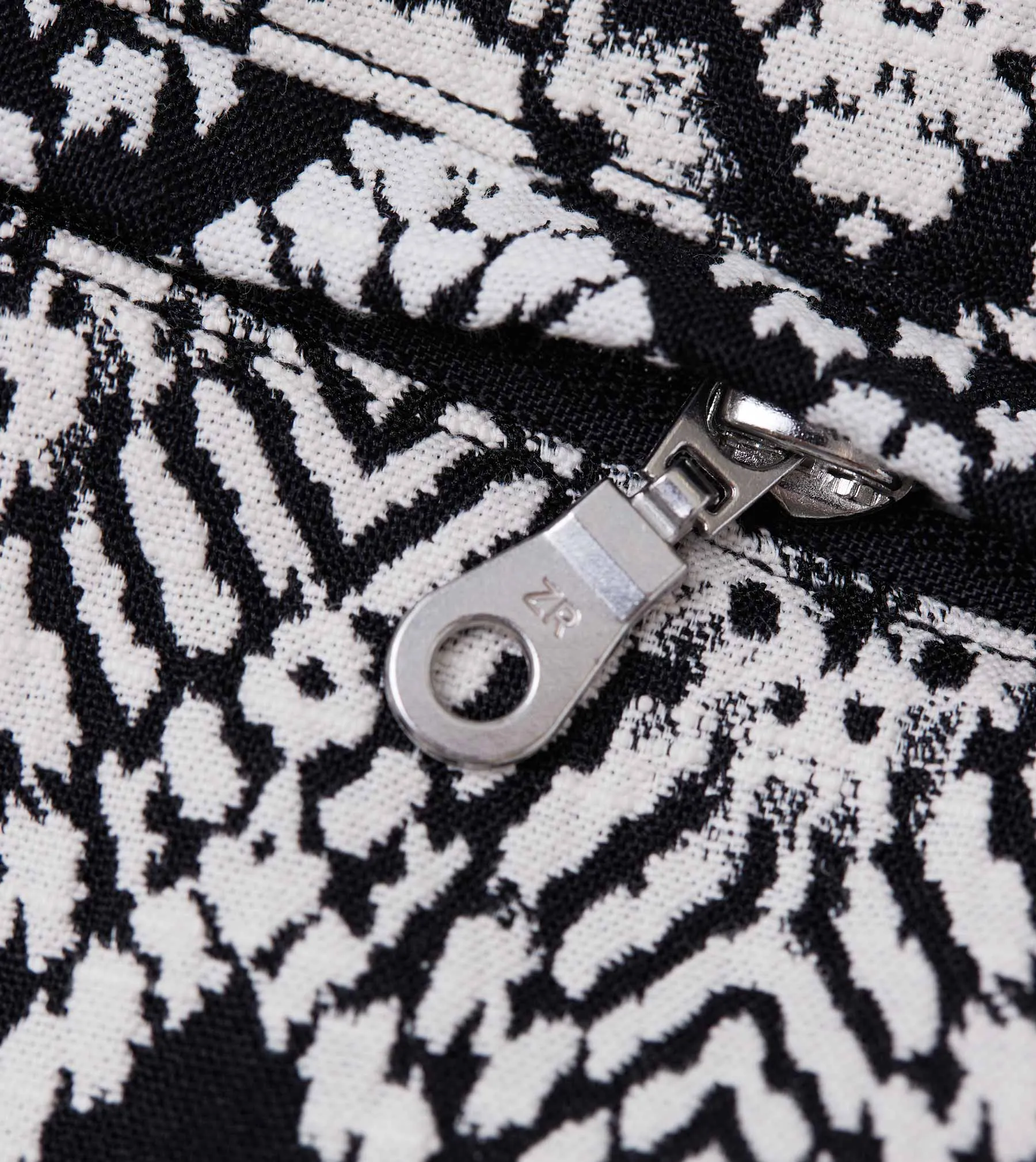 Sureshot ZZ Flight Jogger Black/White Chafe-Free Fit