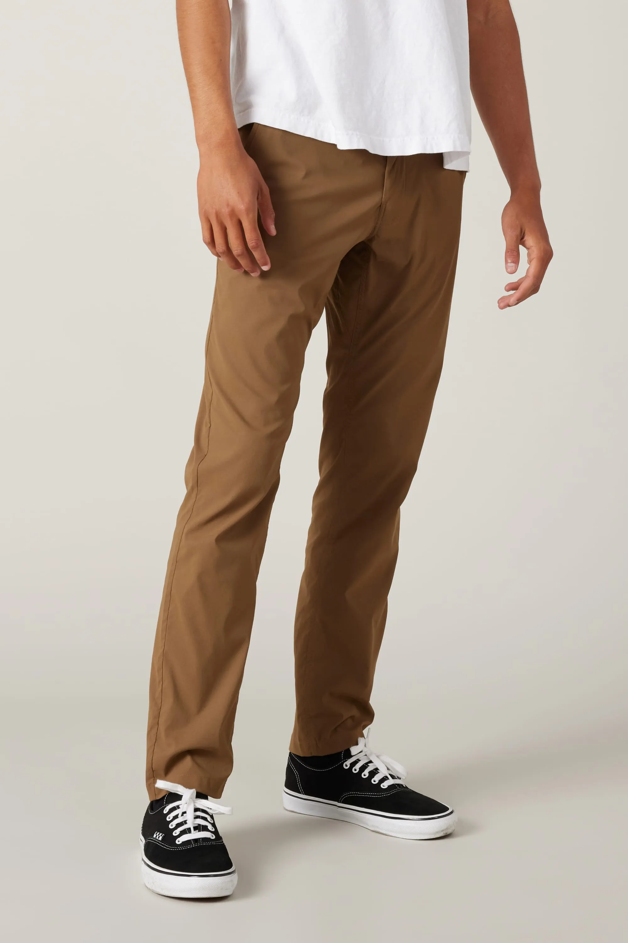 Wrinkle Resistant 686 Men's Everywhere Featherlight Chino Pant - Slim Fit