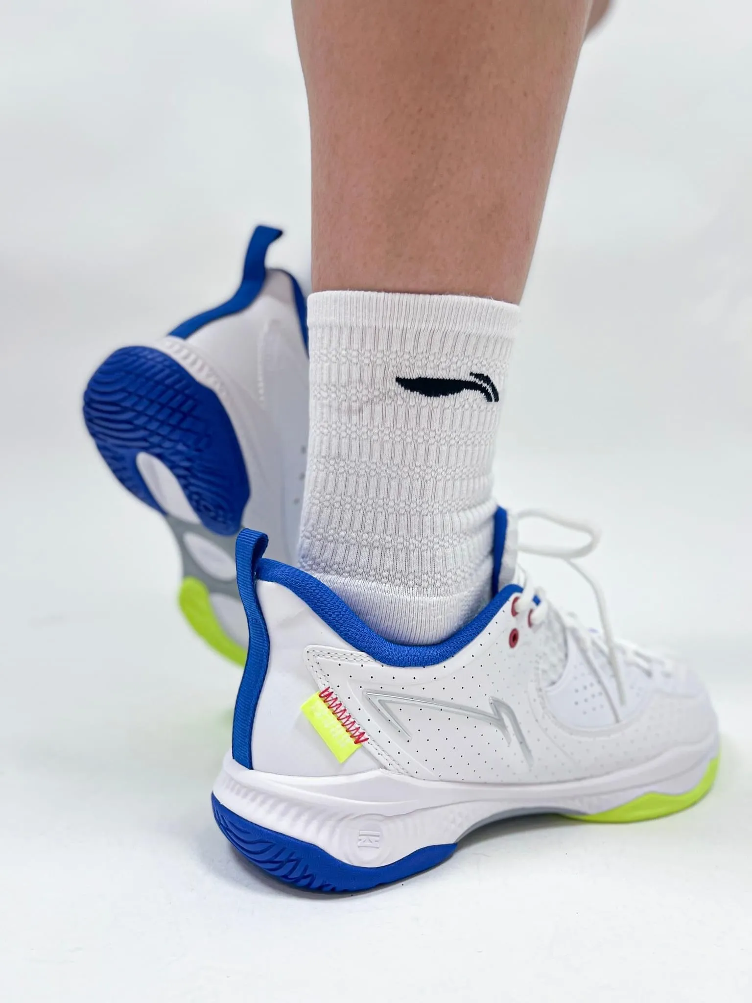 Li Ning HALBERD III LITE Court Shoe Unisex [White/Clear Blue] AYZS016-1 Contoured Stretch Gusset