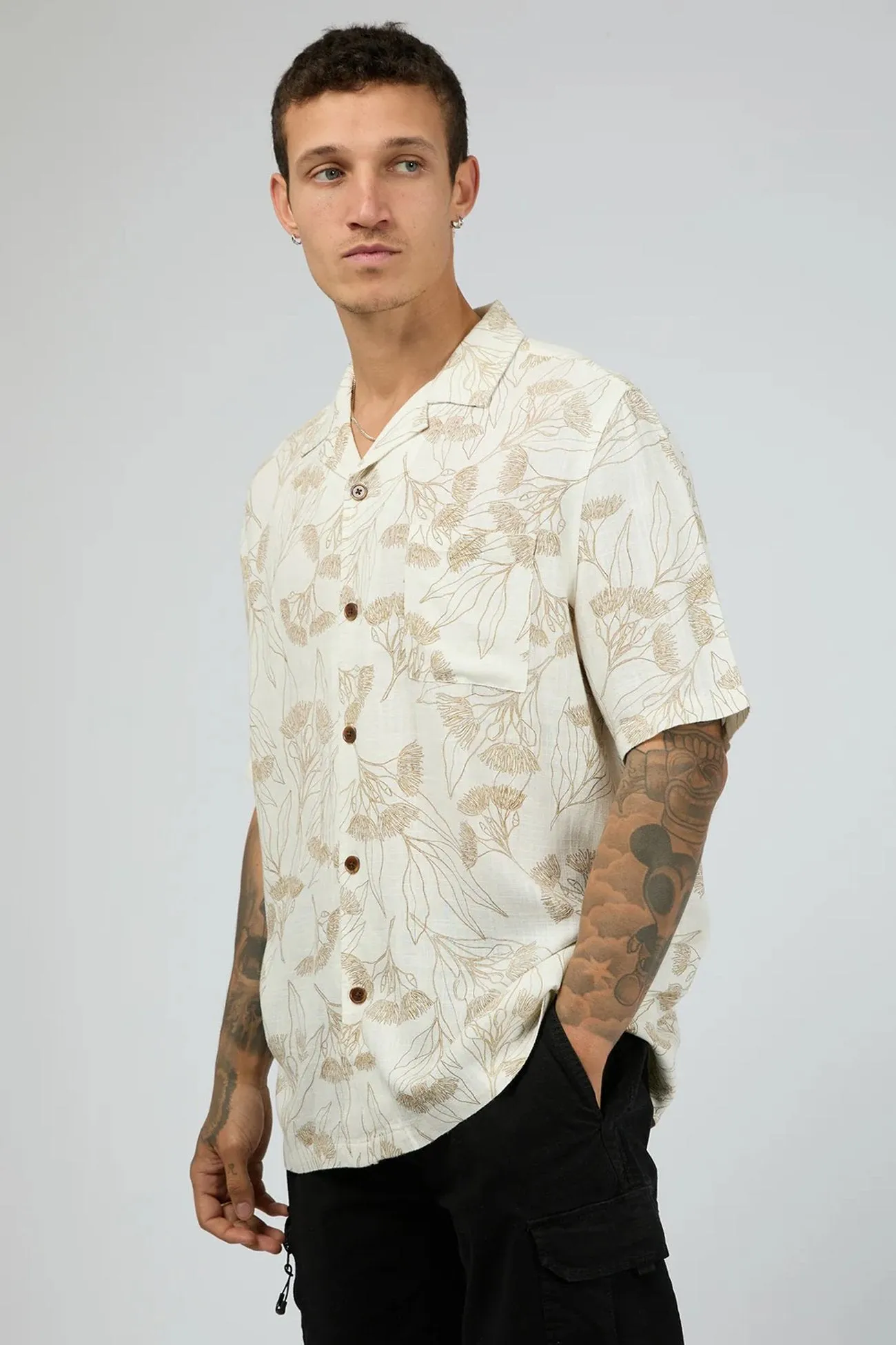 Sleek Layer Complementary Colors Native Short Sleeve Shirt Multicoloured