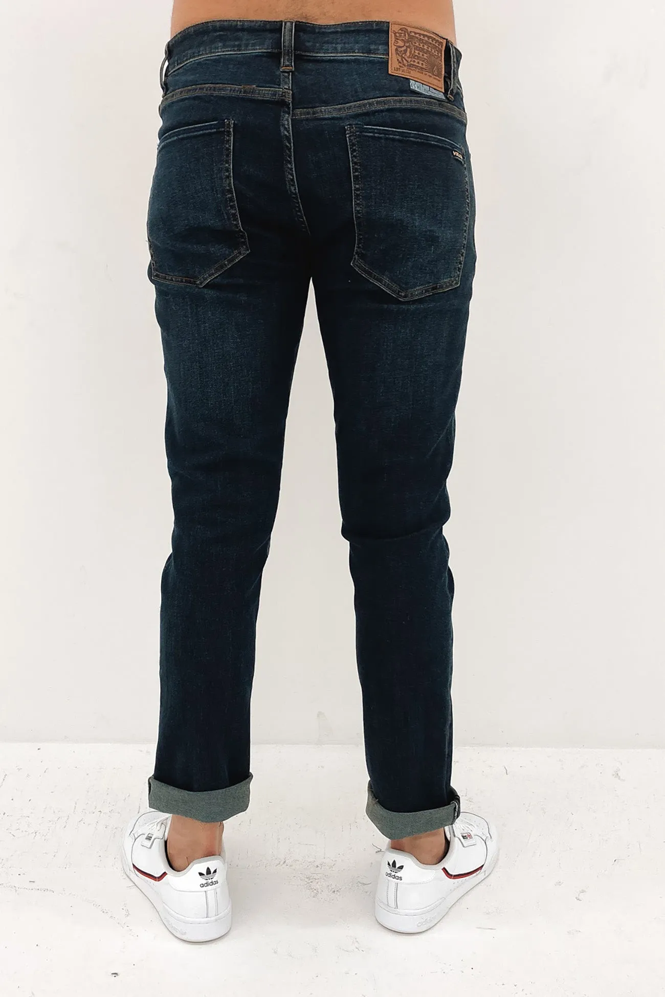 Vorta Slim Straight Jean Vintage Blue Base Outfit