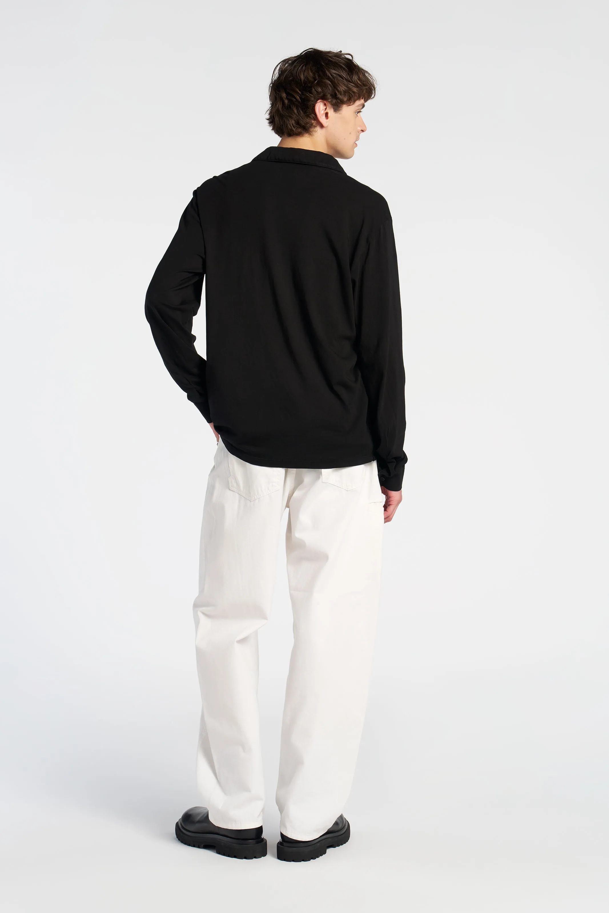 Breathable Yarn Composition Lightweight Style Classic Buttondown