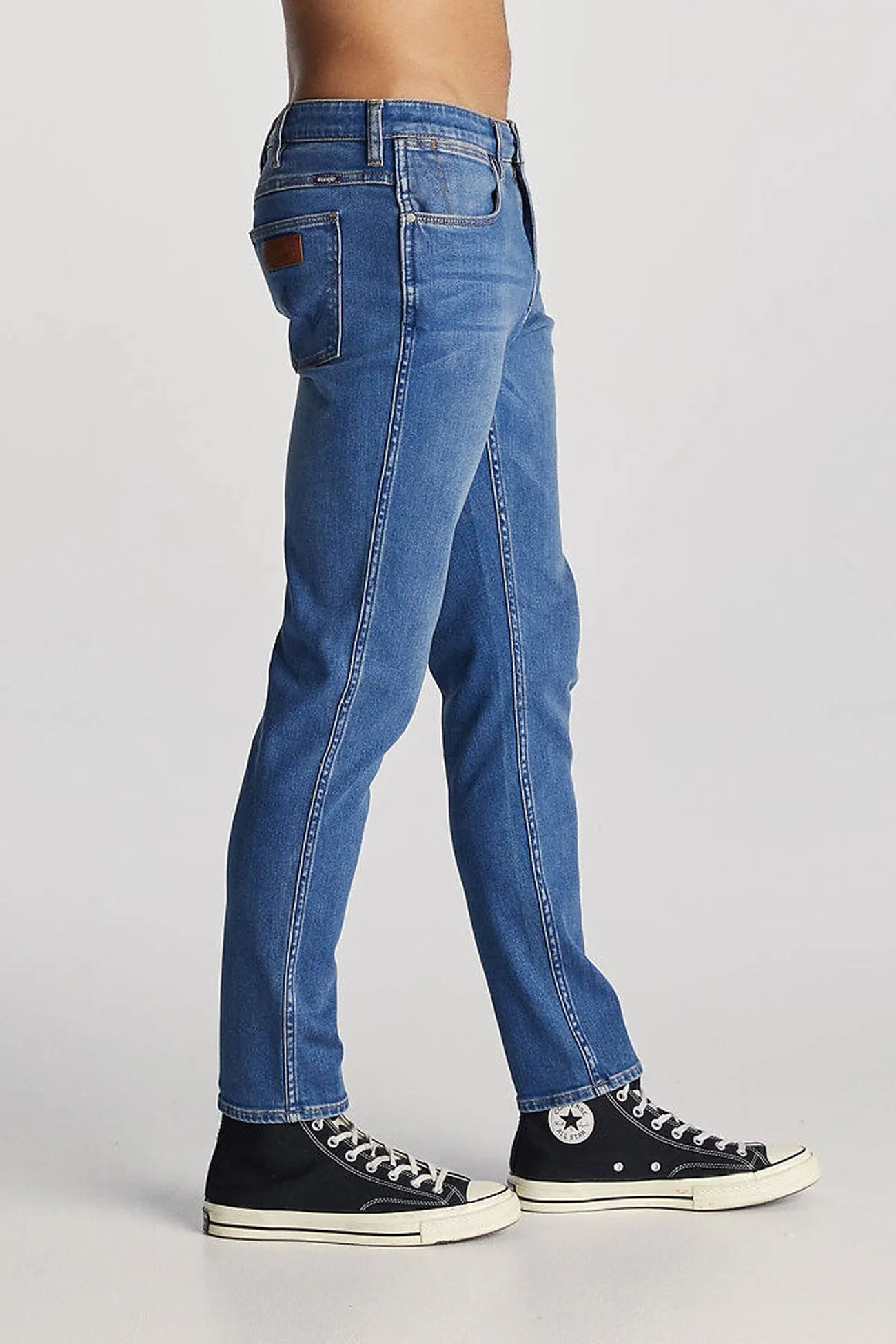 Modern Design Stomper Jean Two Hands Blue